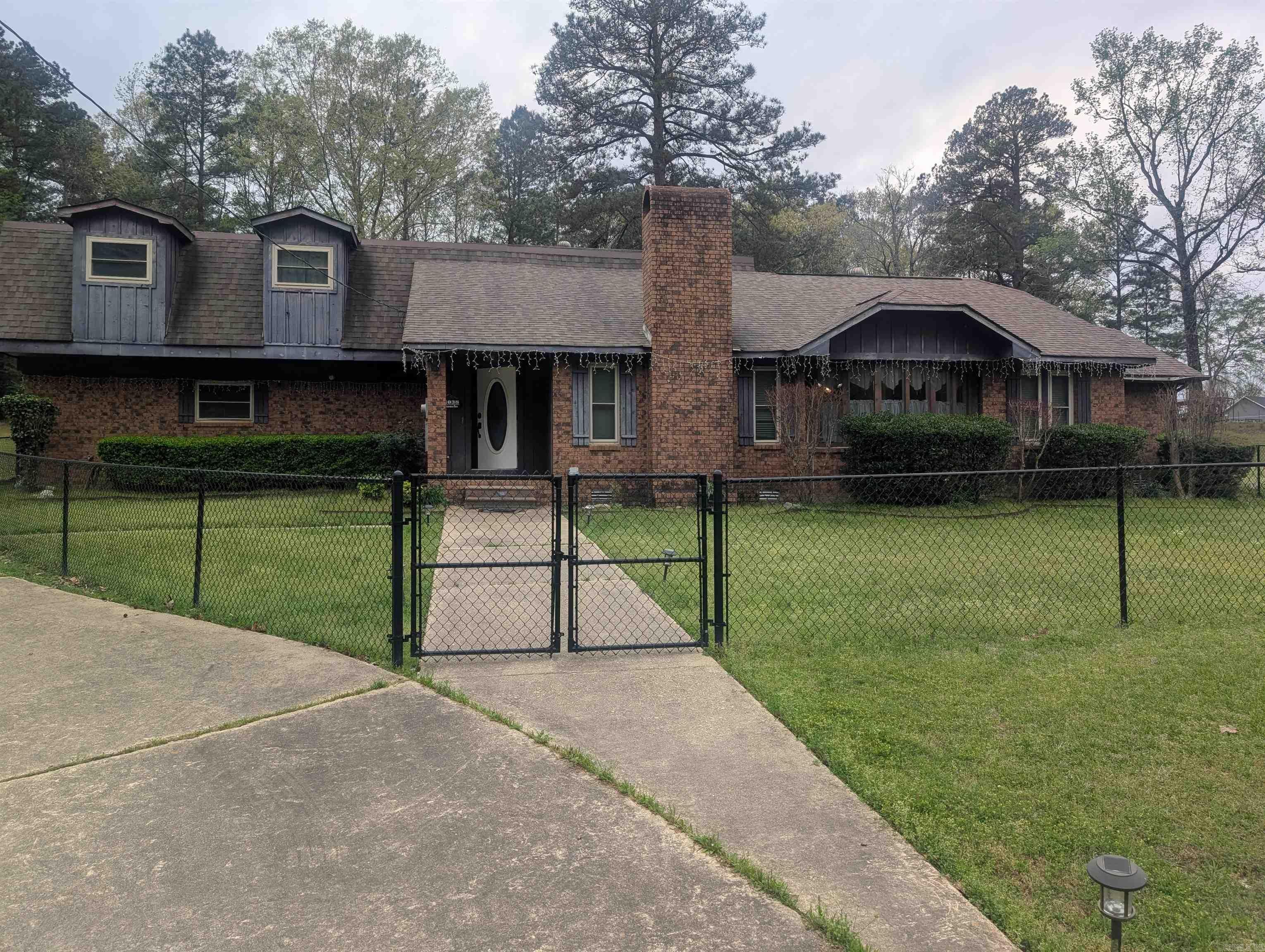 1038 Stephens Hwy — photo