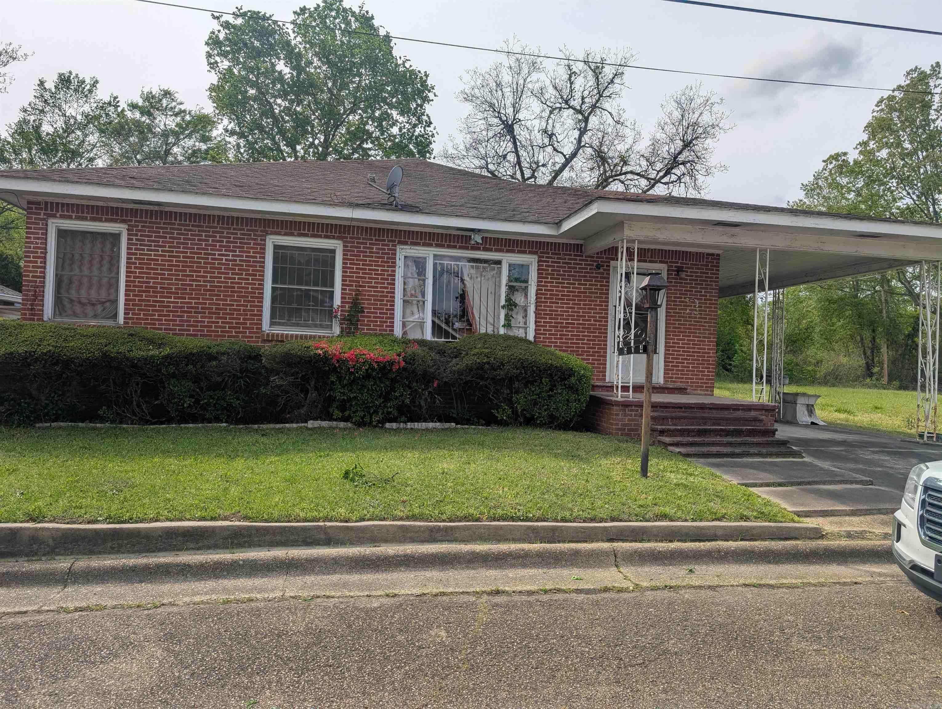 604 Short Ave — photo