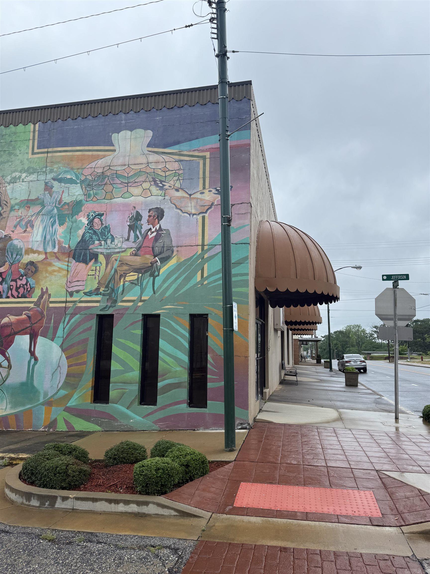 Home in Camden, AR — photo 2