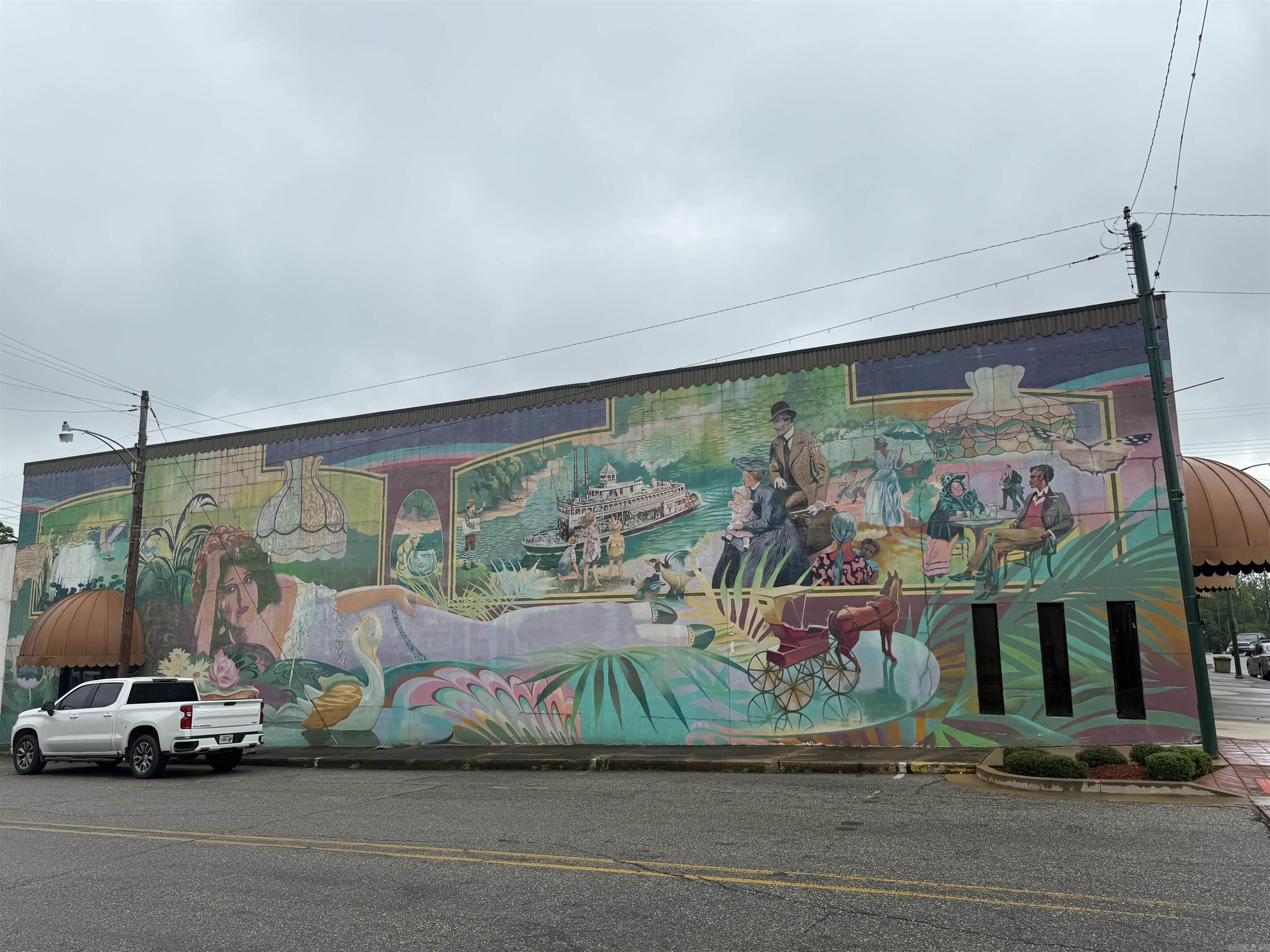 Home in Camden, AR — photo 3