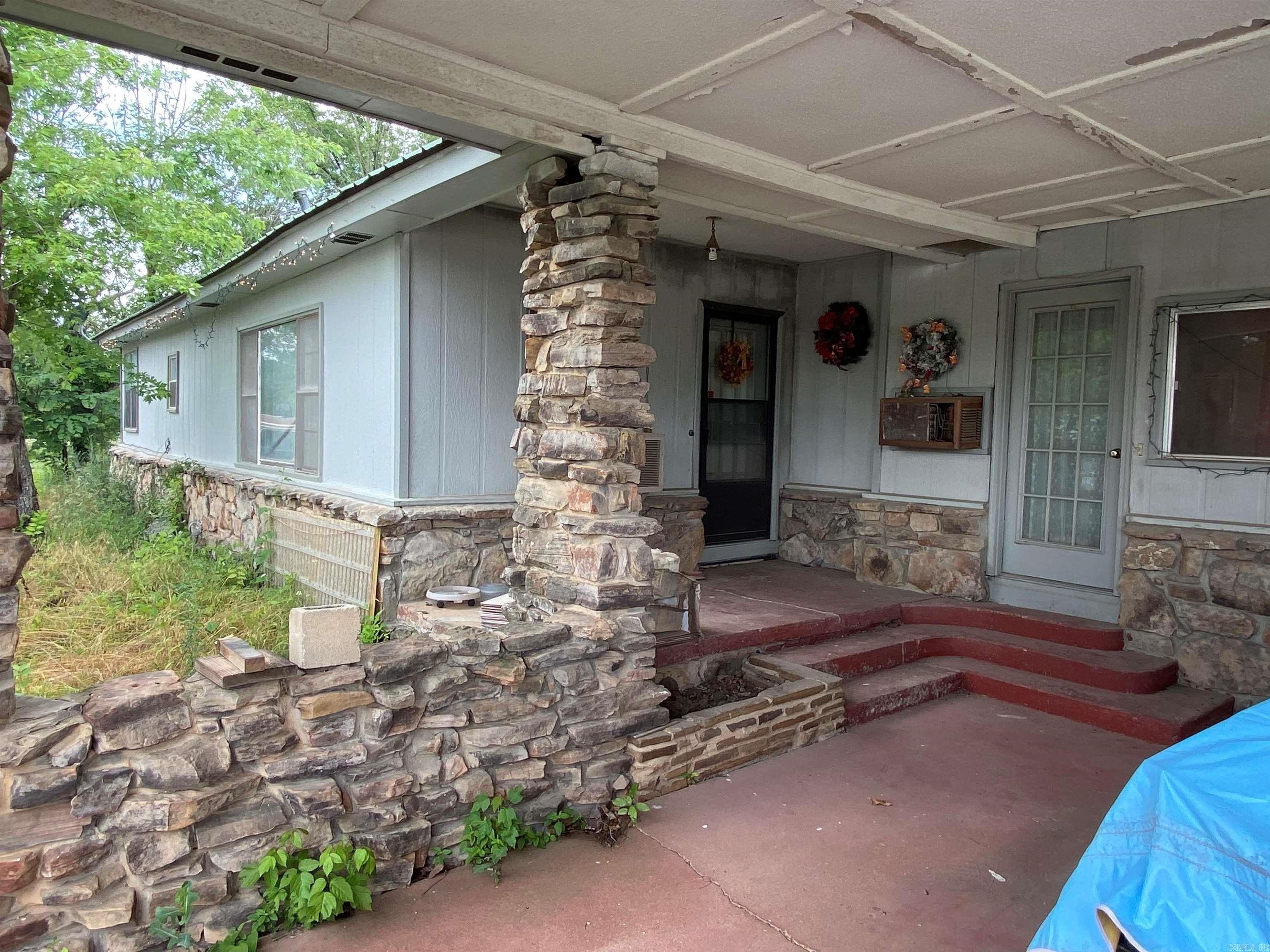 325 N Hwy 65 — photo