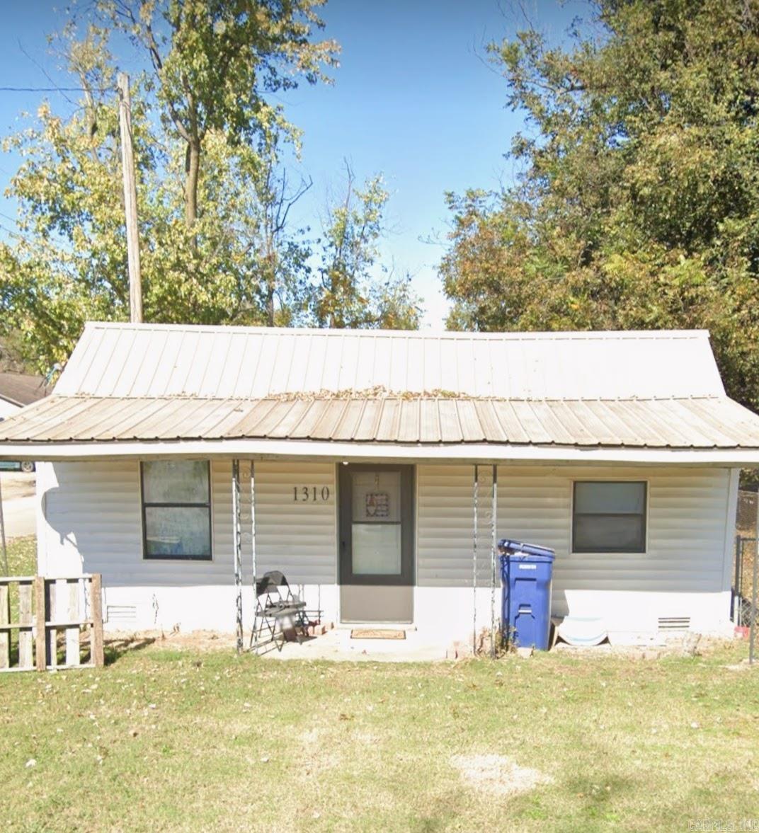 1310 Jones — photo