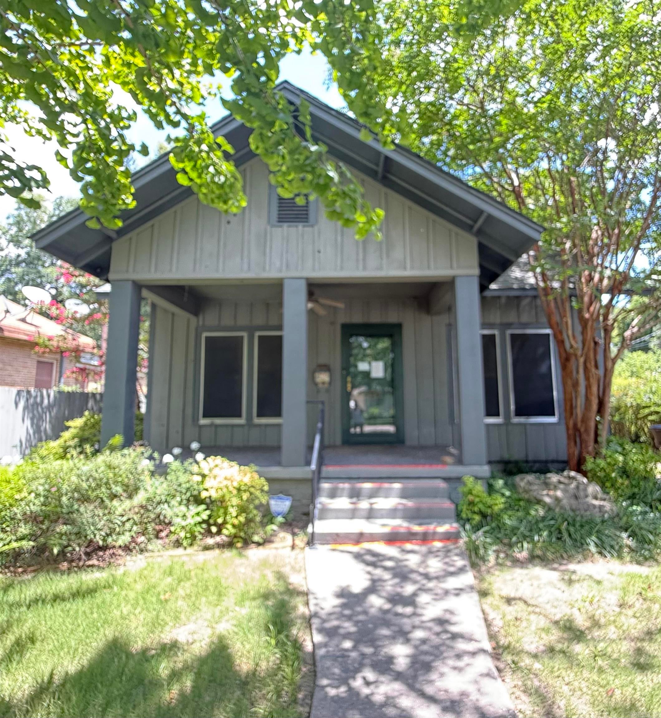 1108 N Izard St — photo
