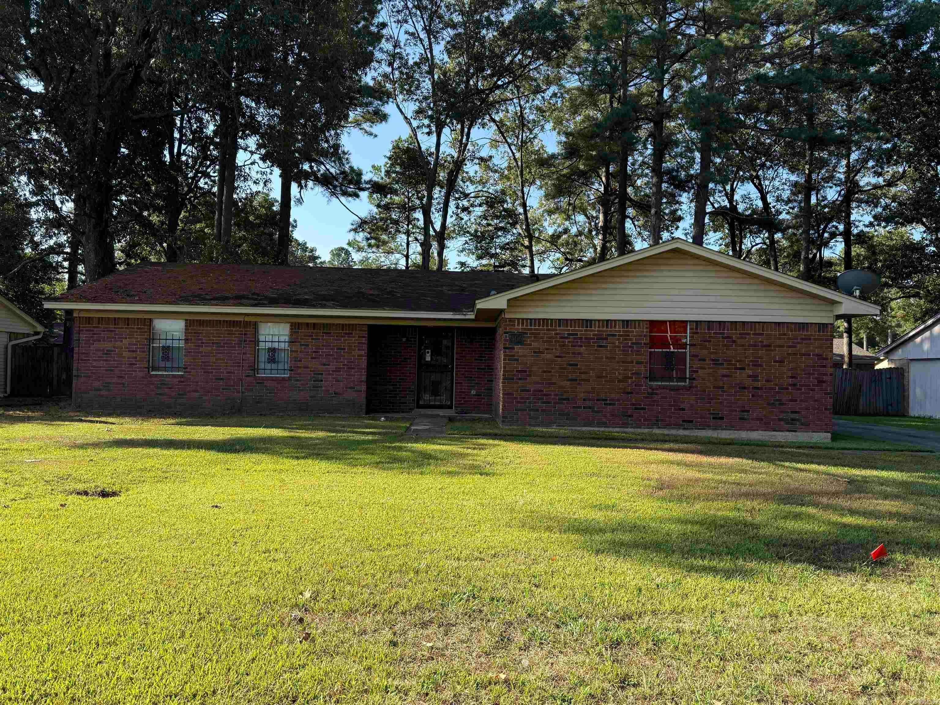 1406 Ridgway Road — photo
