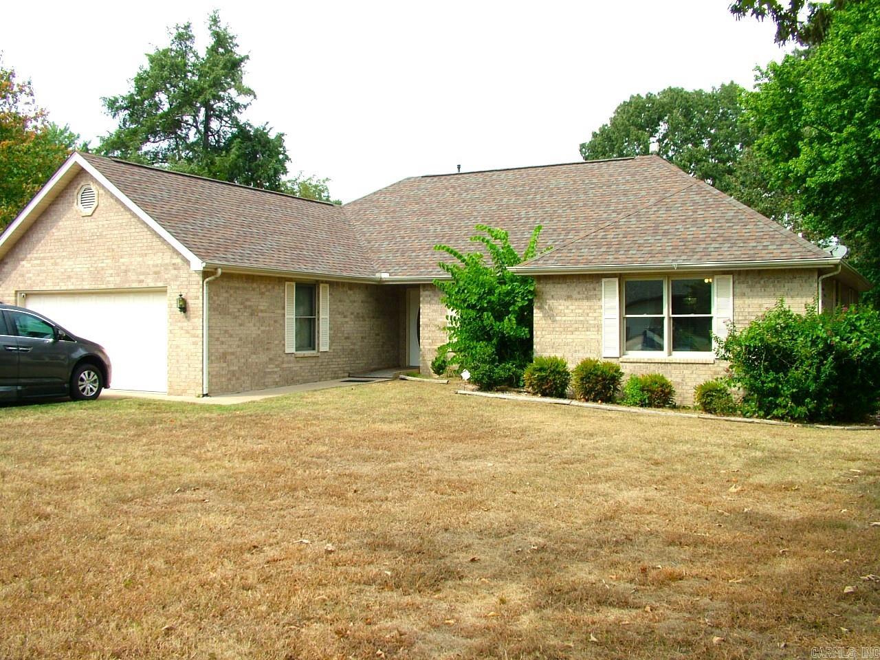 611 Hickory Hollow Drive — photo