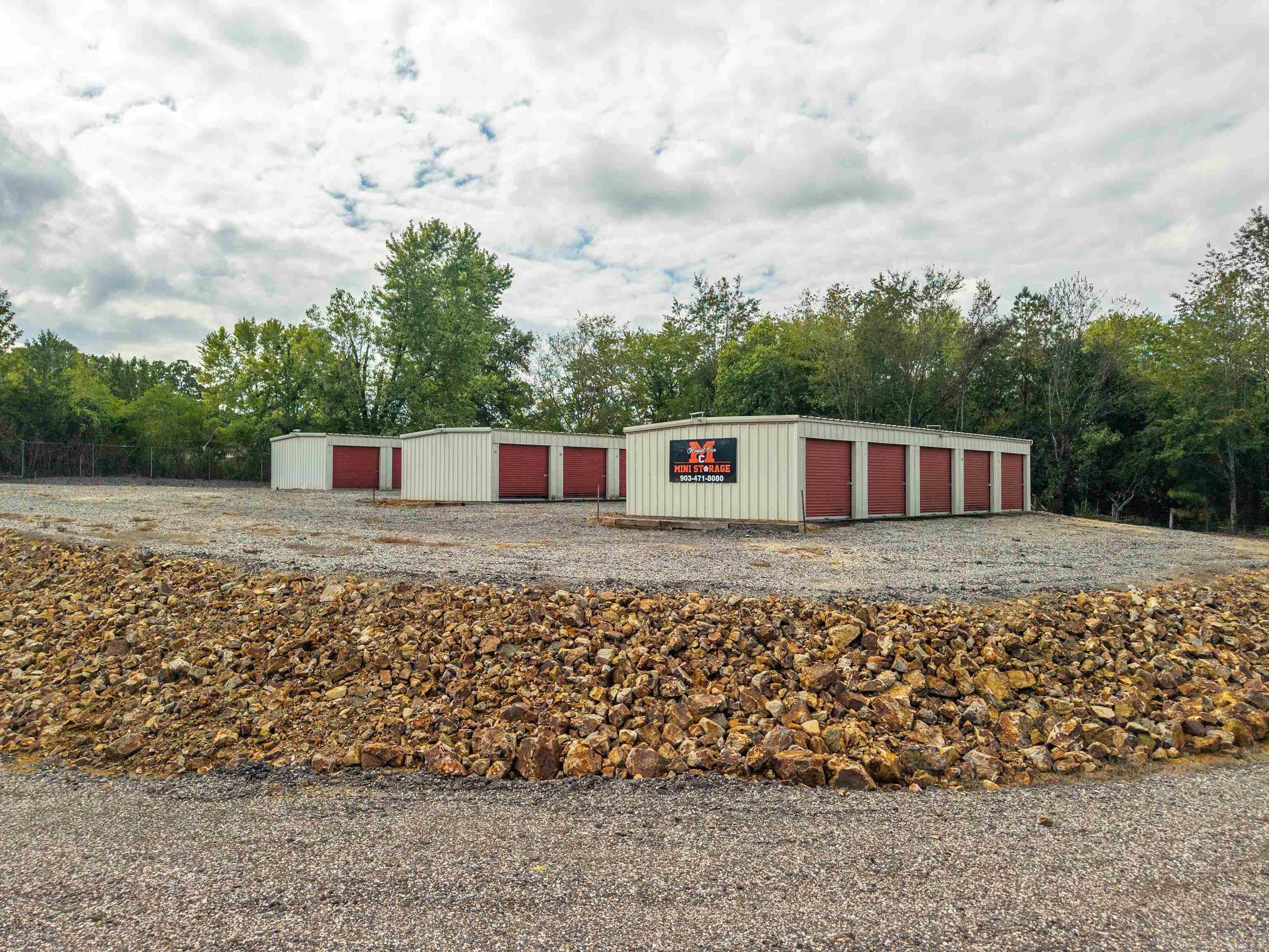 21565 Hwy 51 — photo