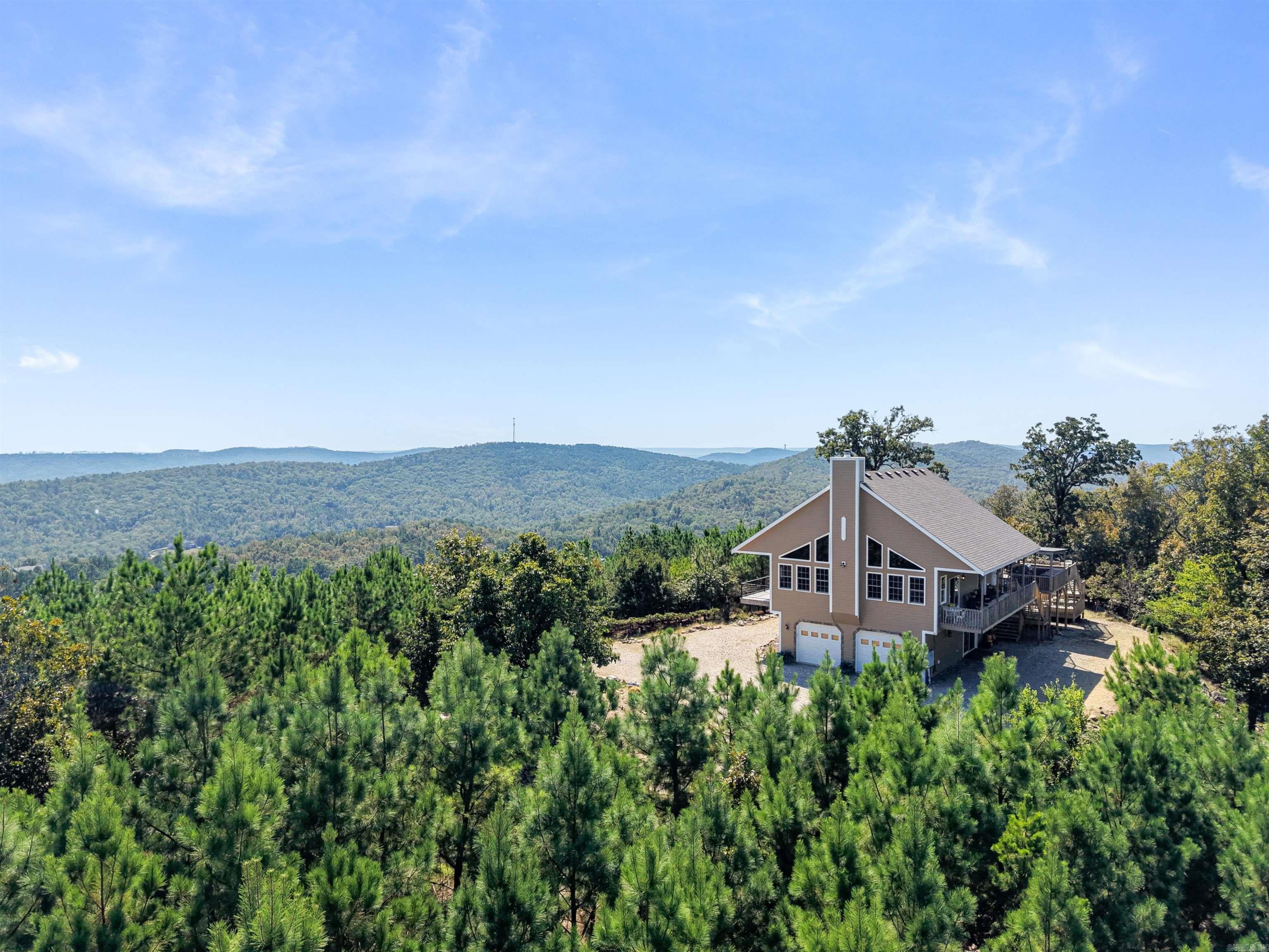 300 Hazelnut Place — photo