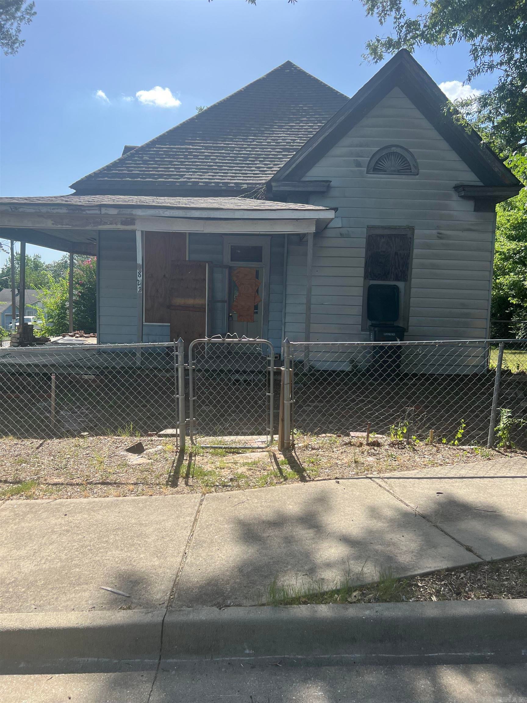 822 S Elm Street — photo