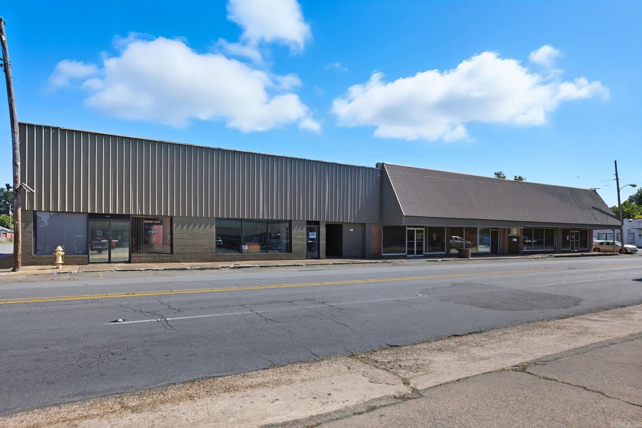 1613 S Main Street — photo