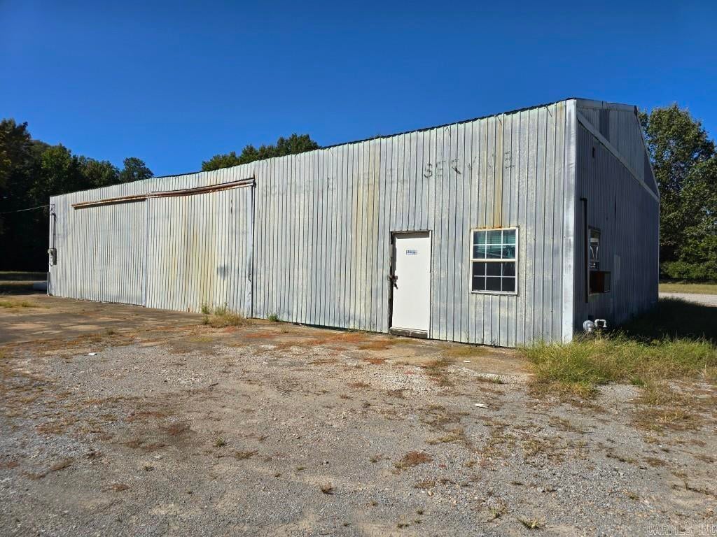 595 Highway 1 — photo