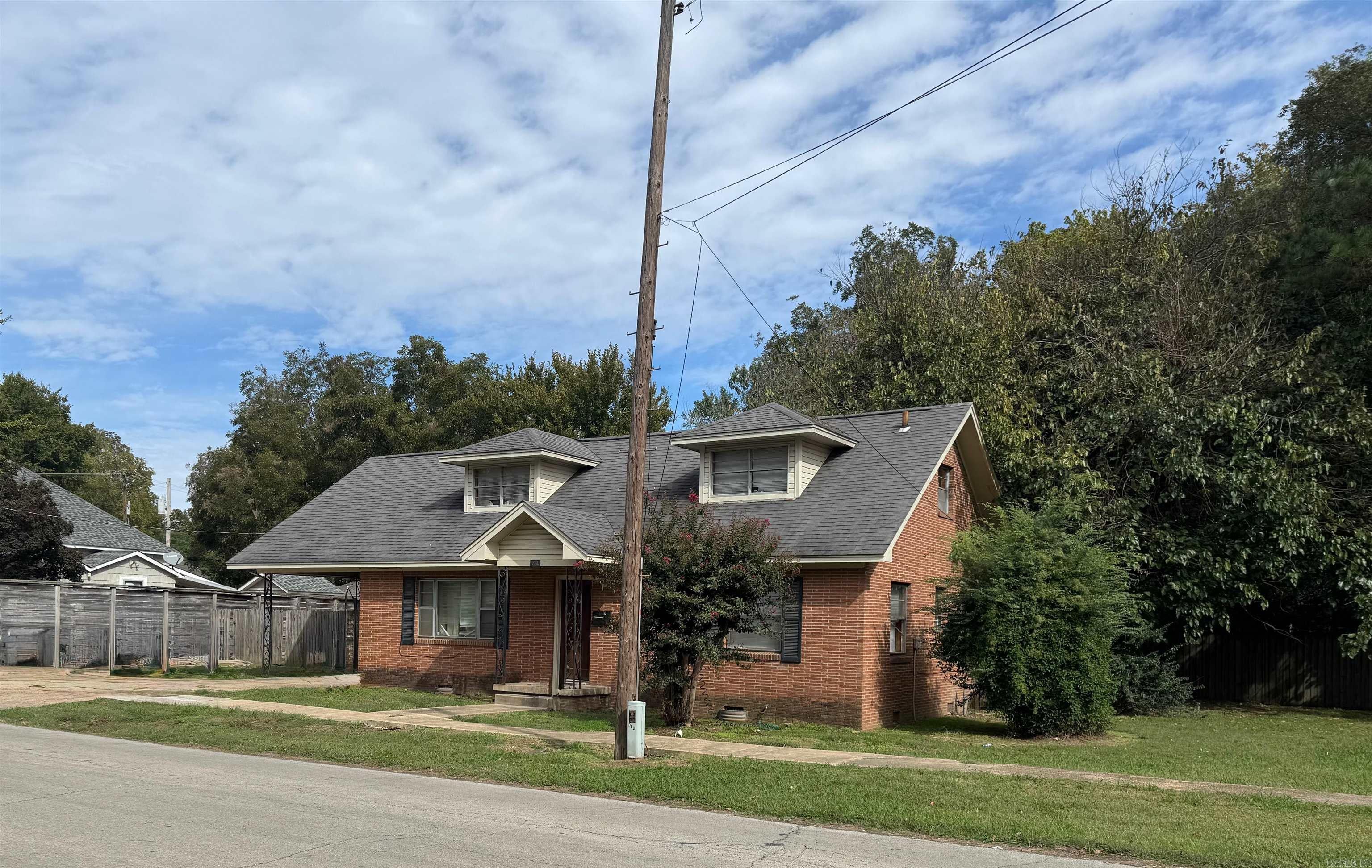 814 Vine Street — photo