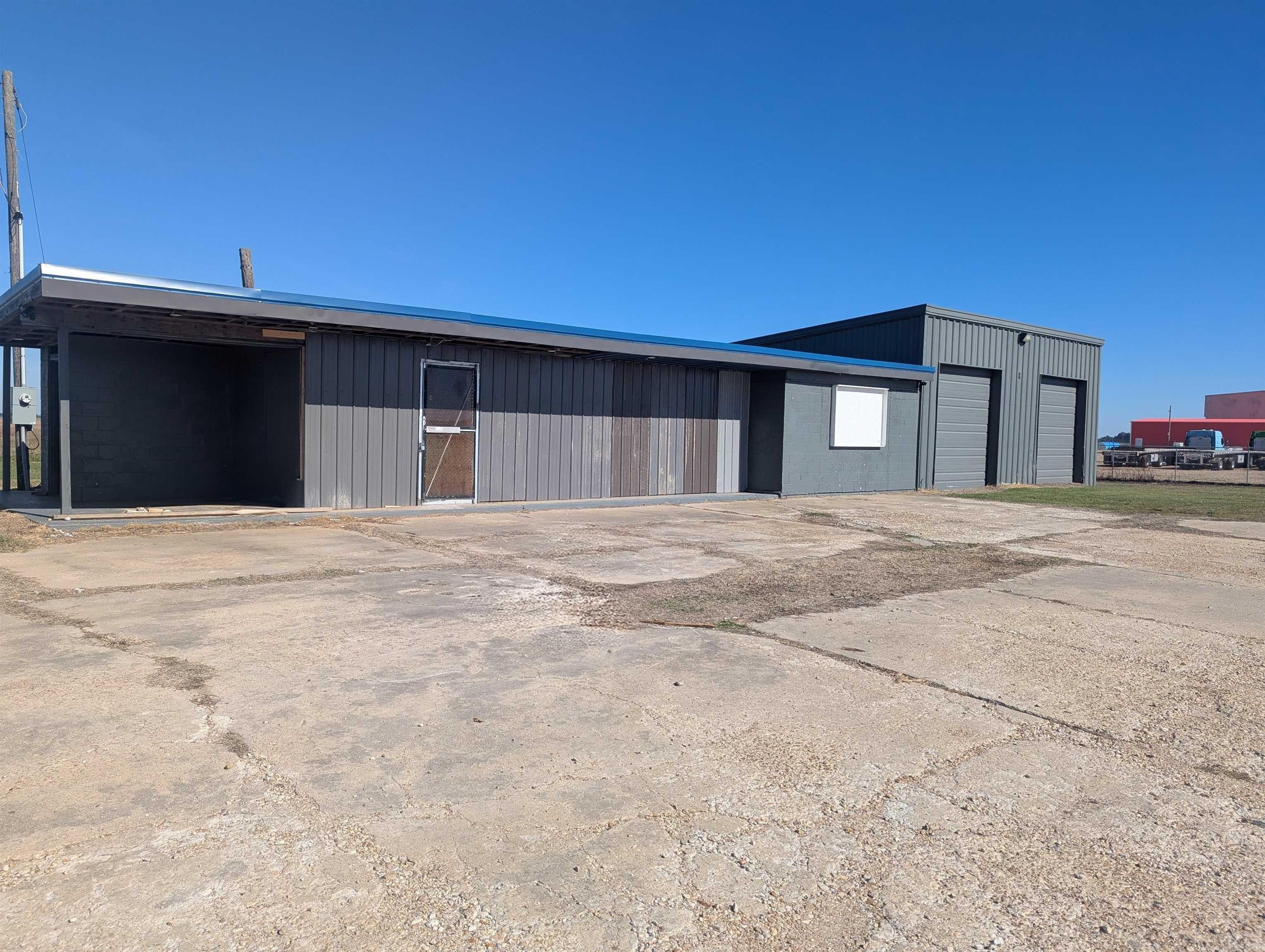 12505 Hwy 90 — photo
