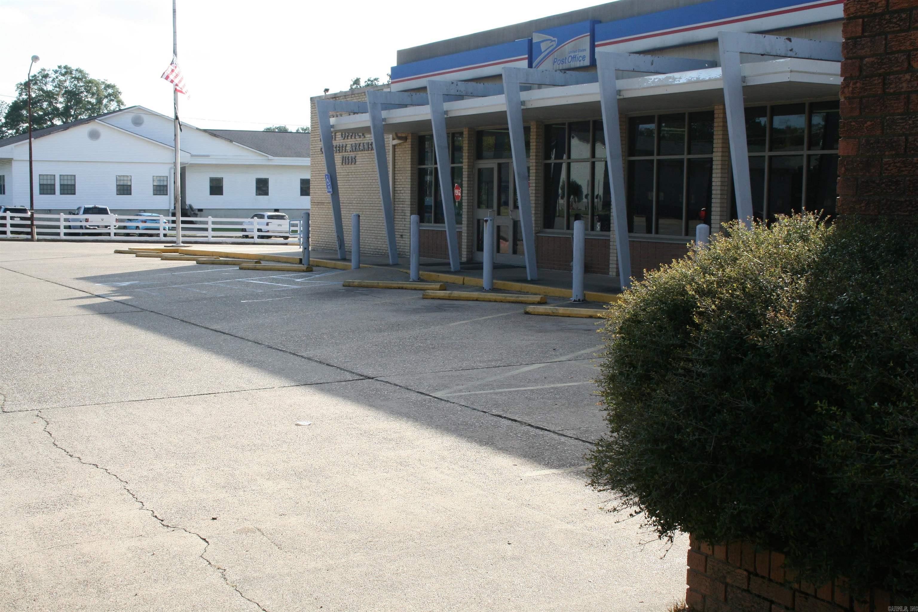 Home in Crossett, AR 71635 — photo 3