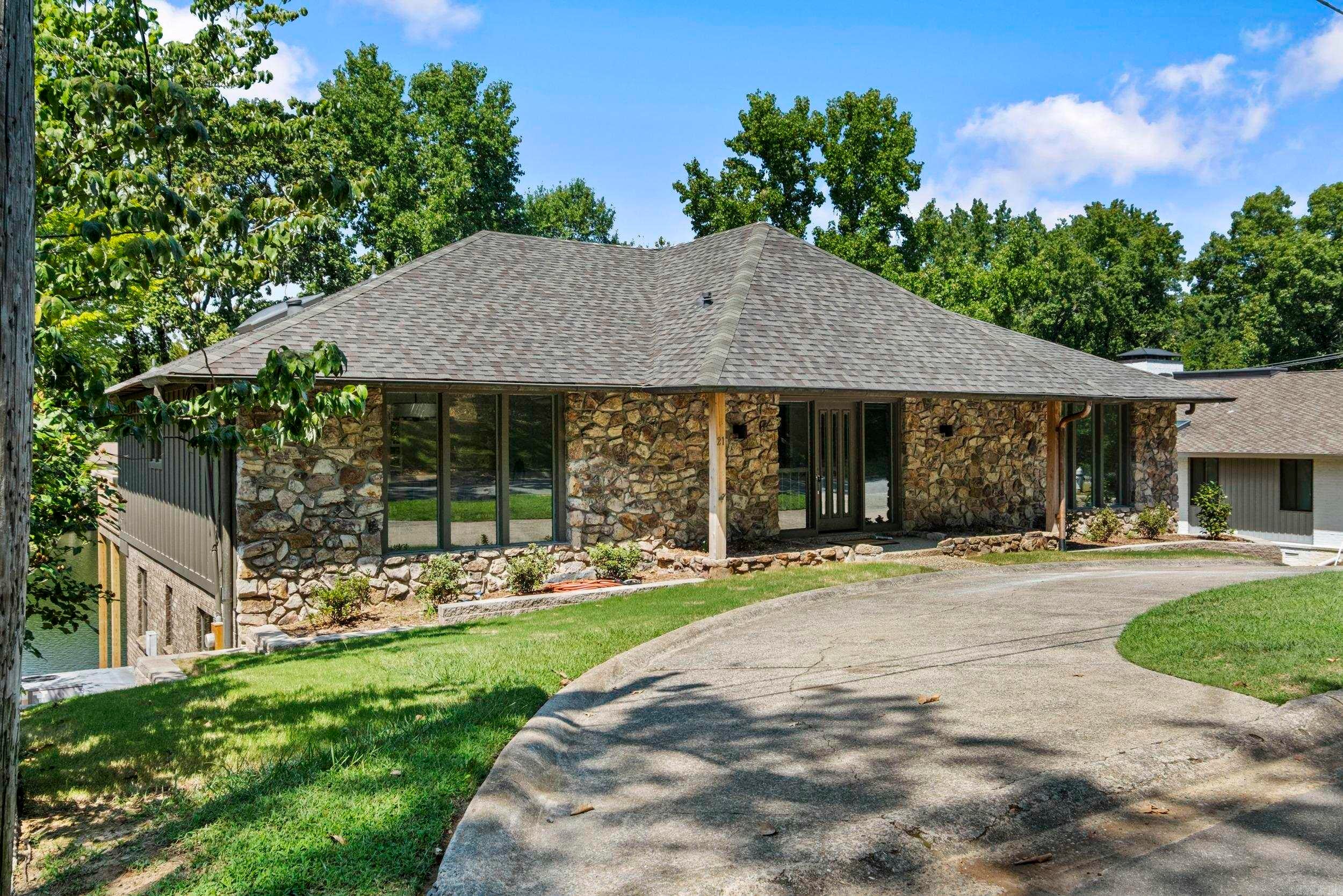 21 E Lake Drive — photo