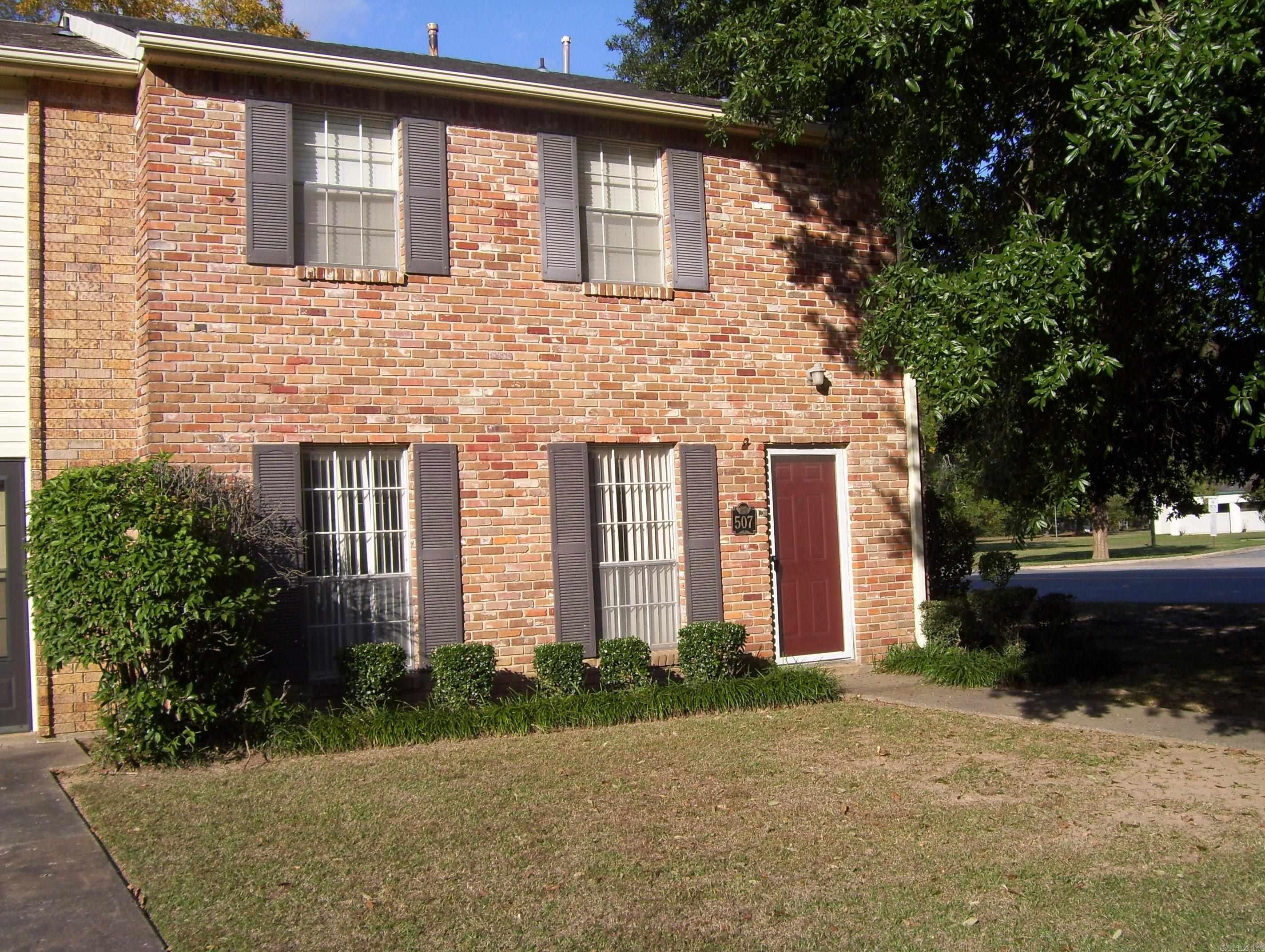 507 Greenbriar Drive — photo