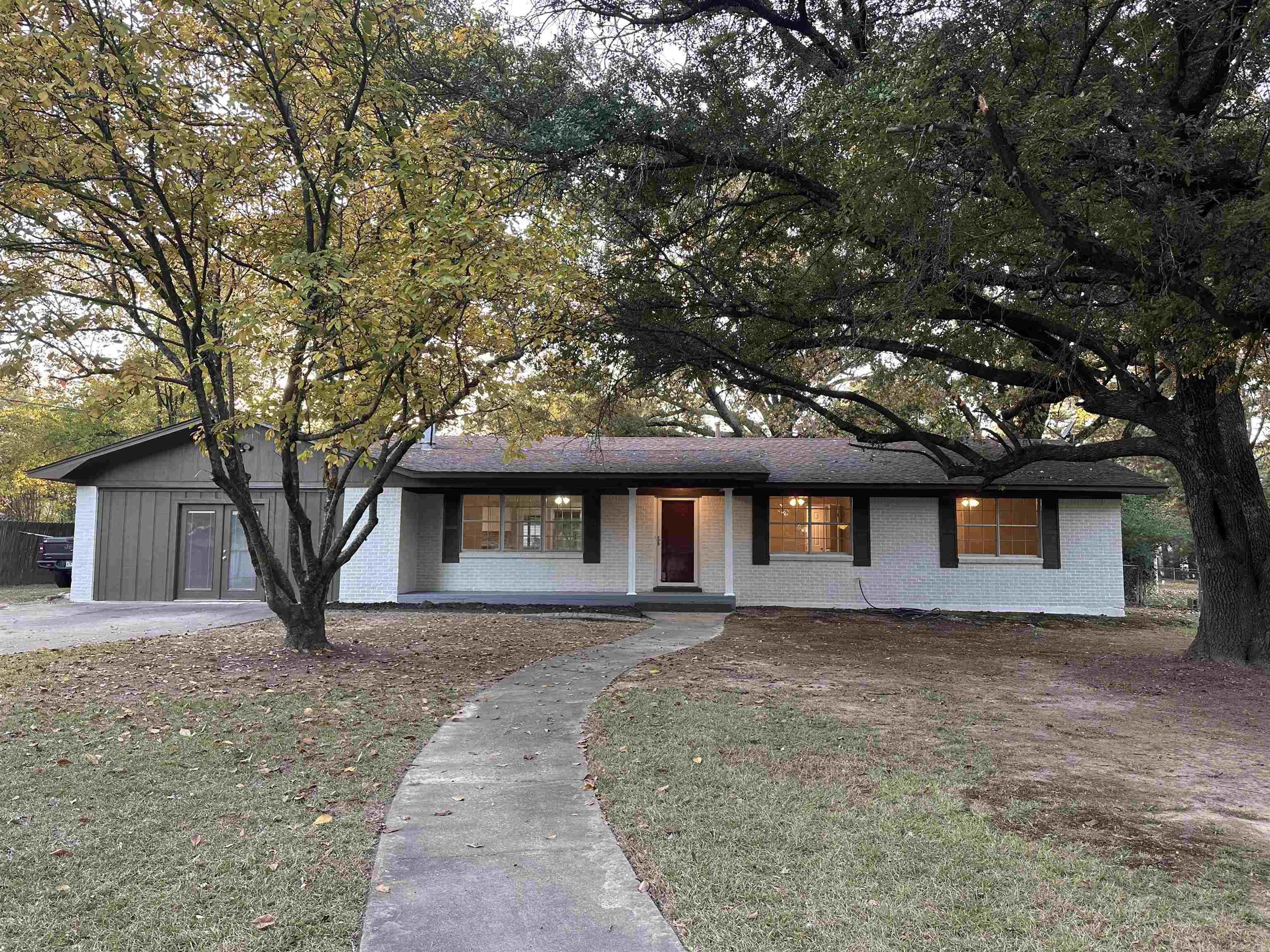 101 Sierra Madre — photo