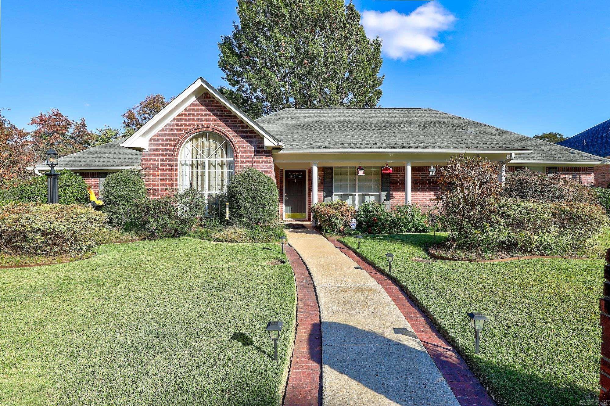 16 Dogwood Place — photo
