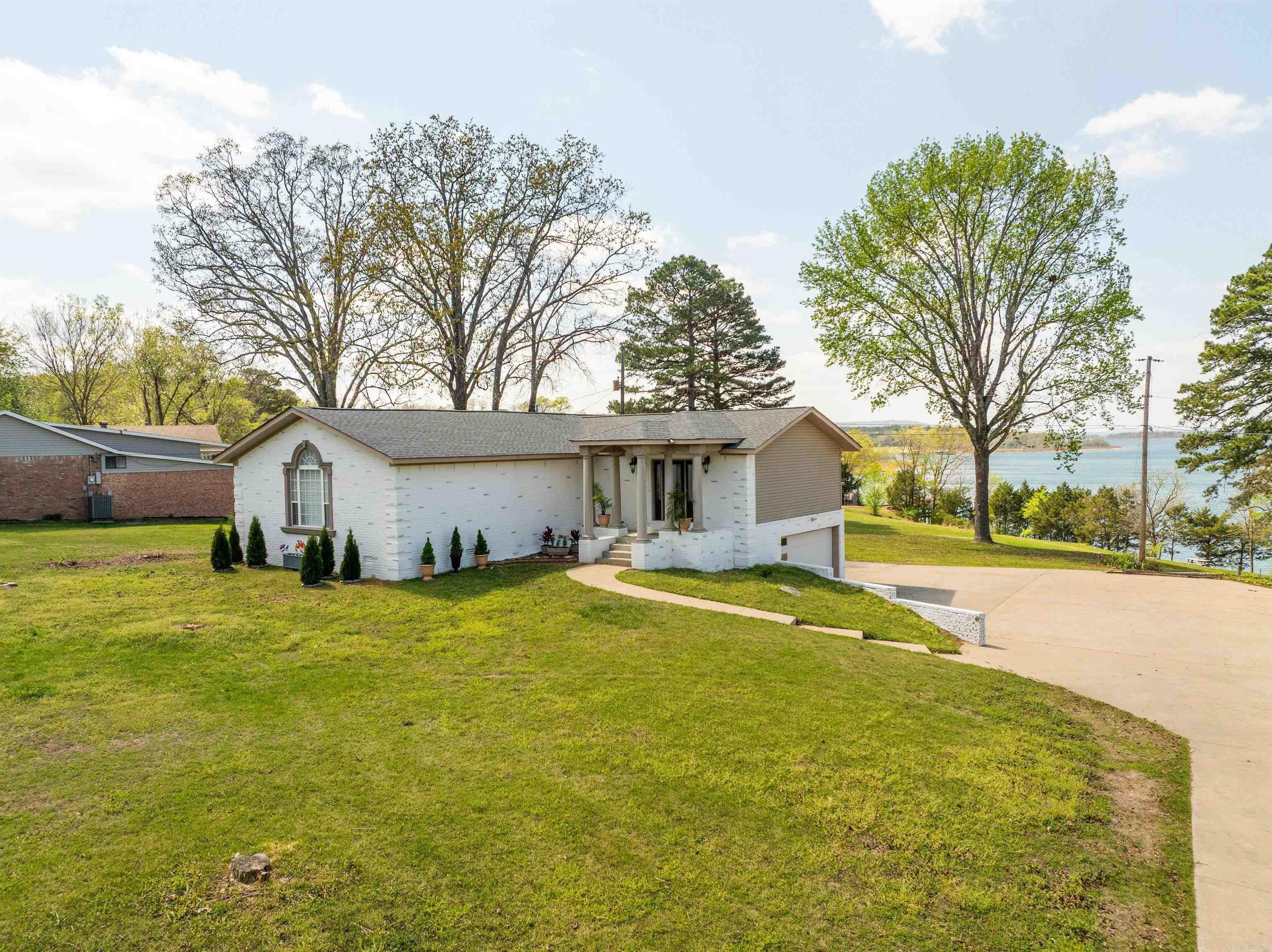 960 Anderson Circle — photo