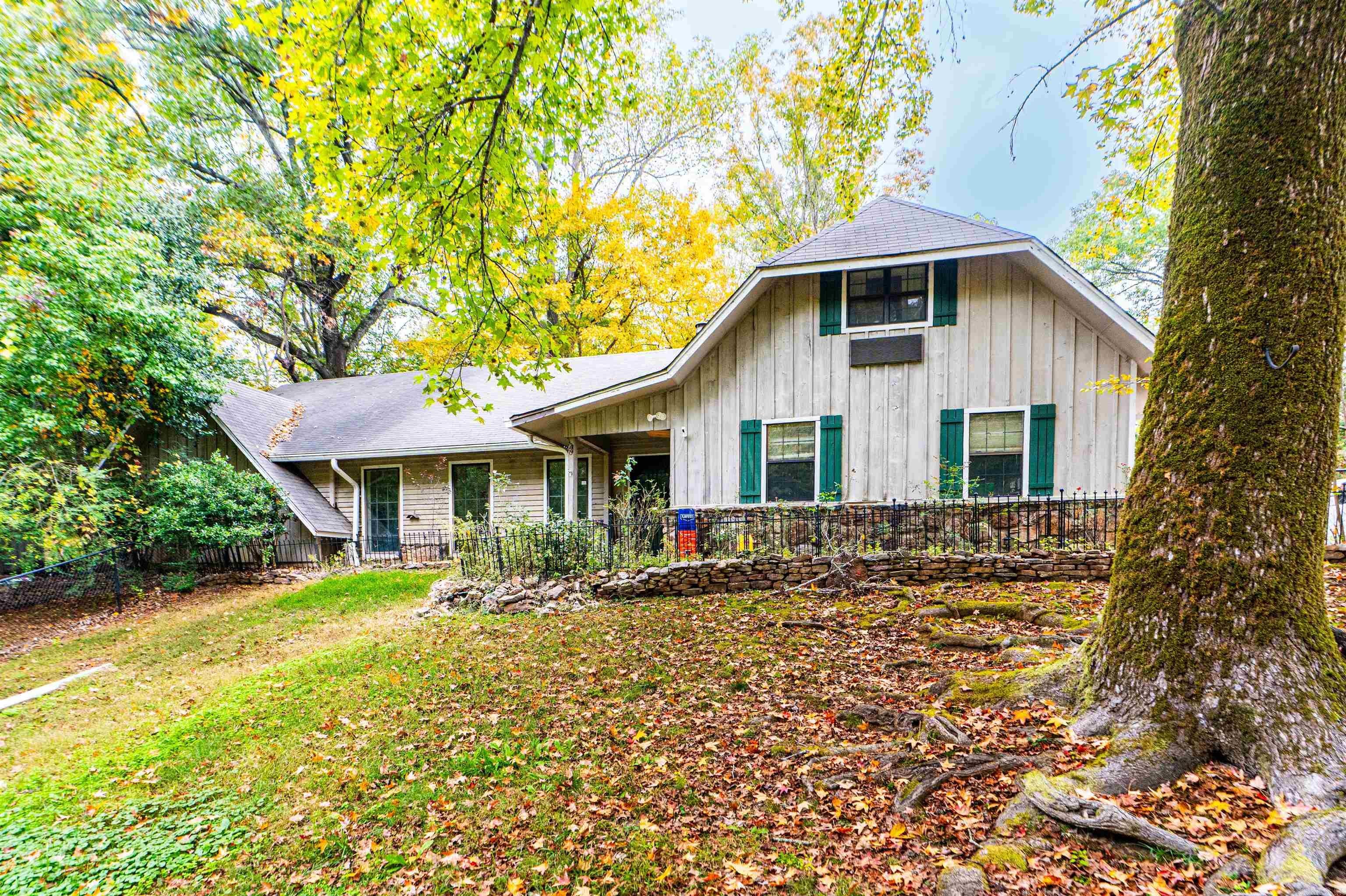 26 Holiday Hills Dr — photo