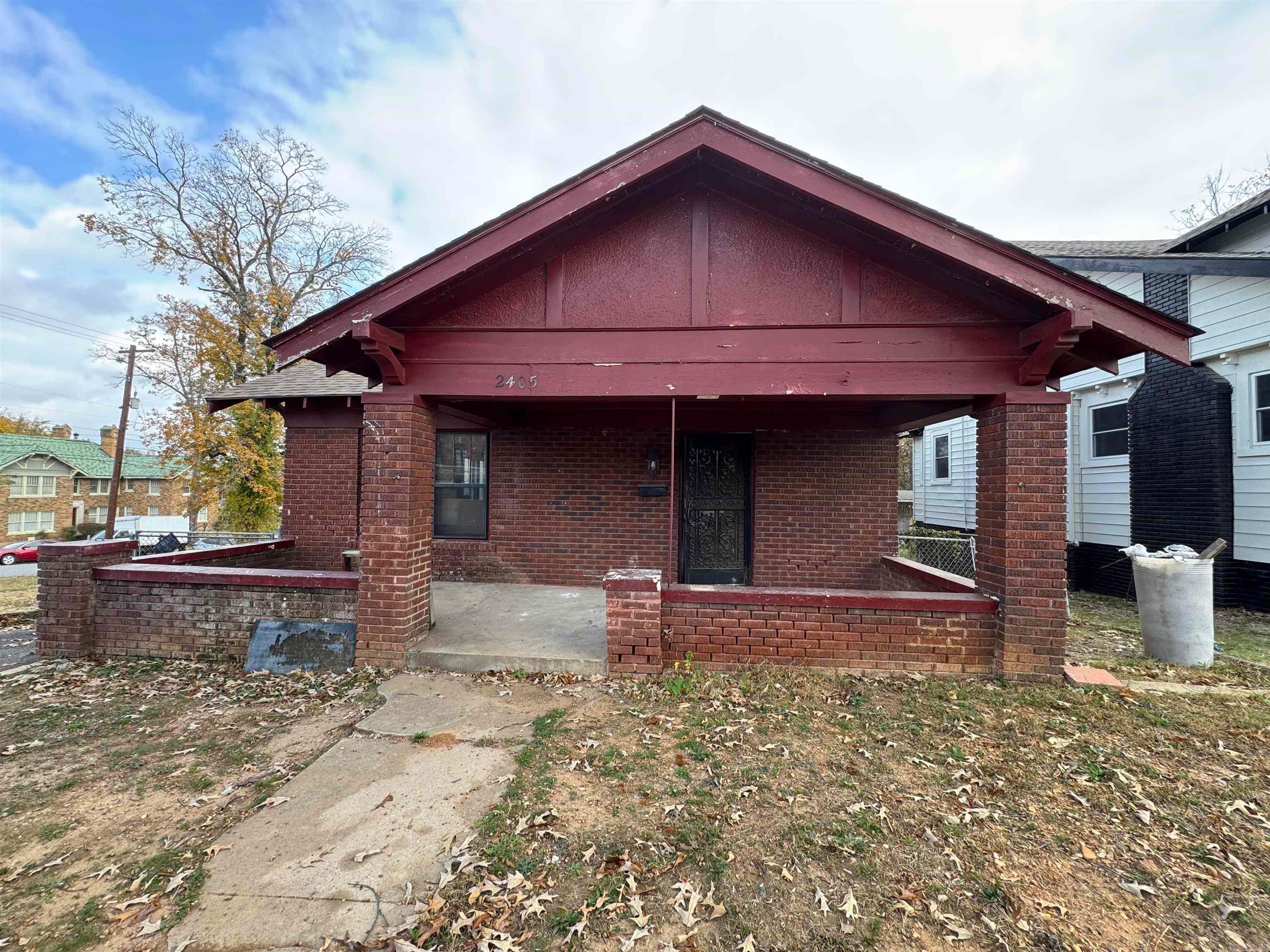 2405 Wolfe Street — photo