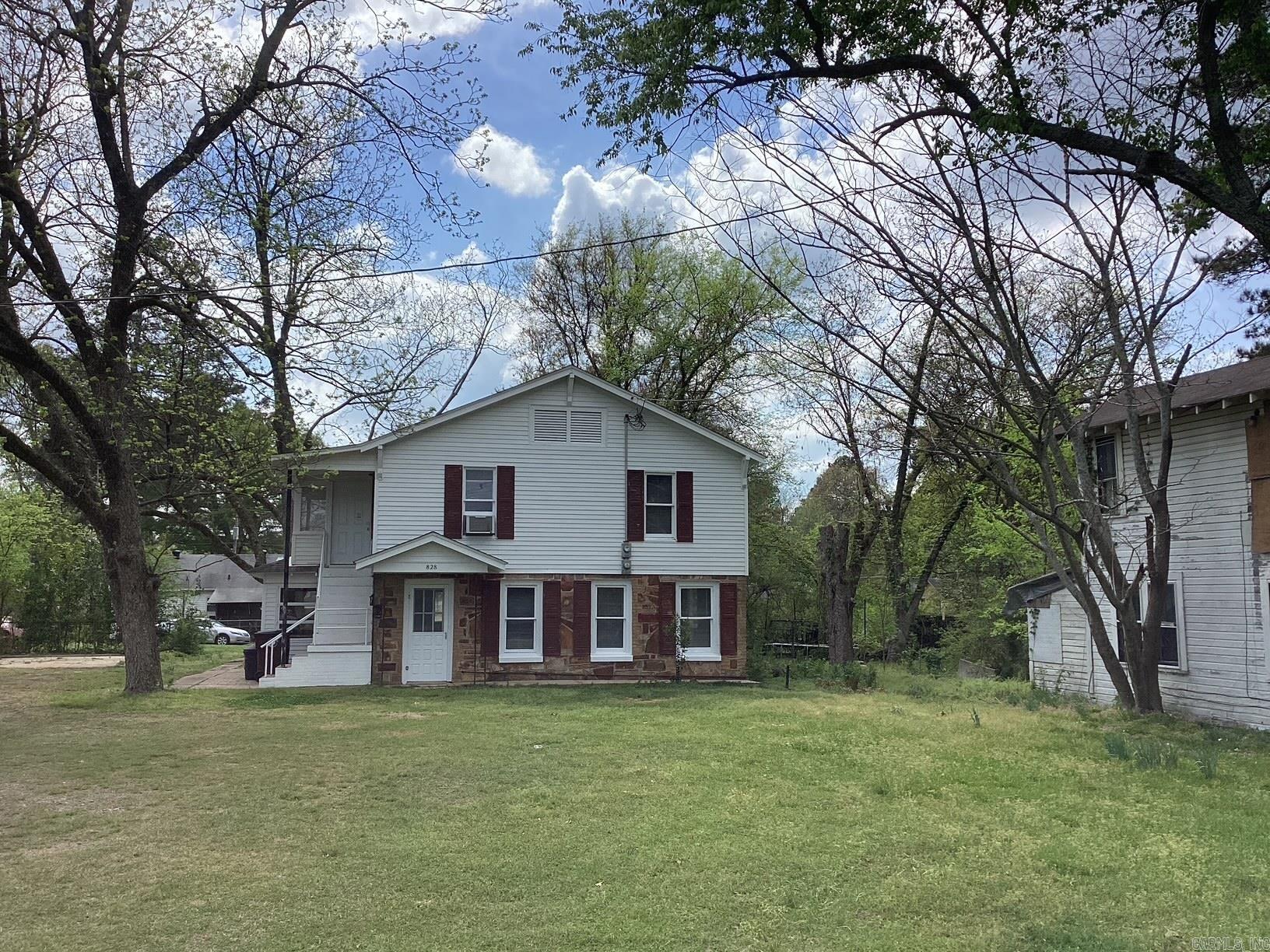 828 East Main Street — photo