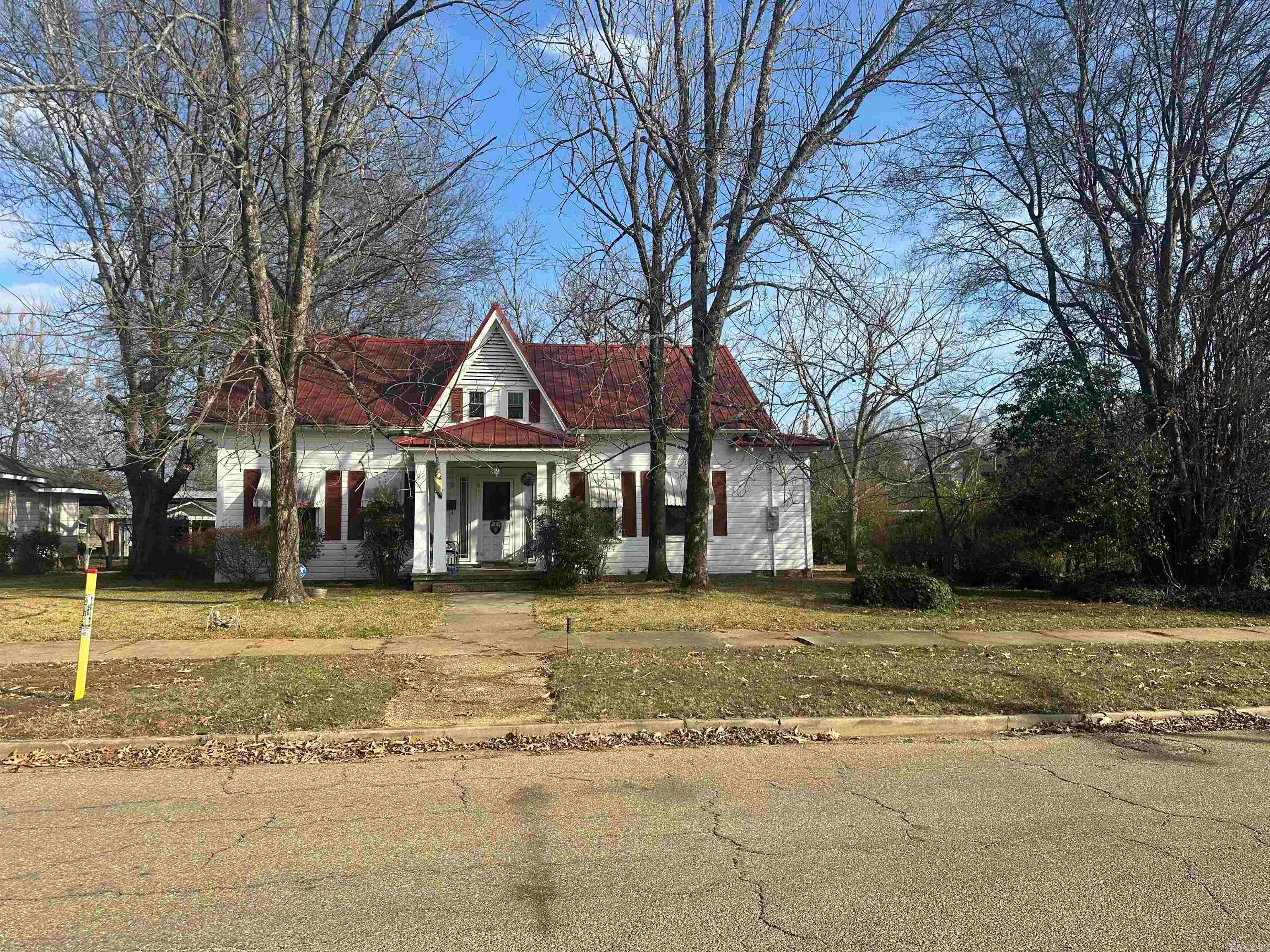 301 Chestnut — photo