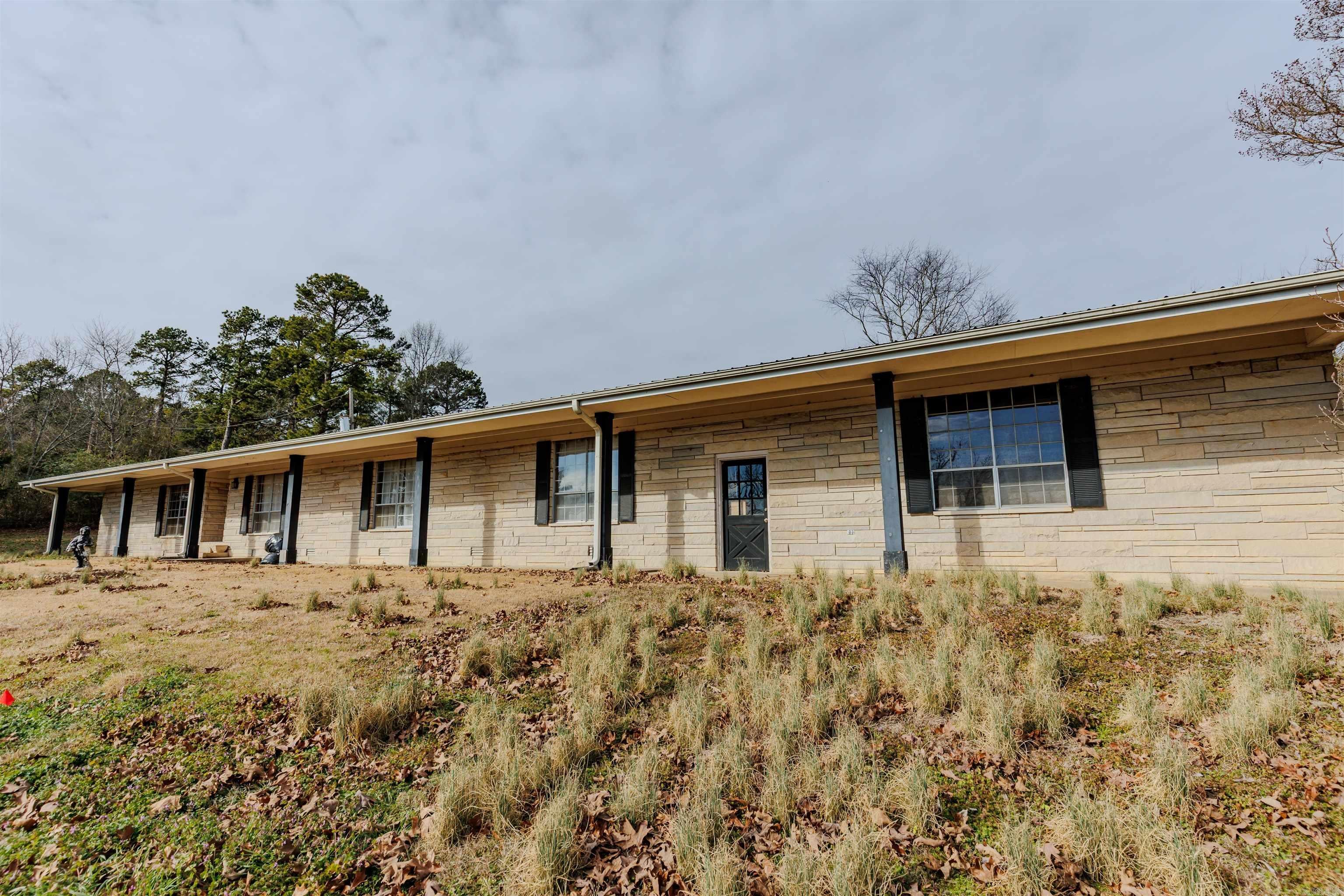 2369 Hwy 64 — photo
