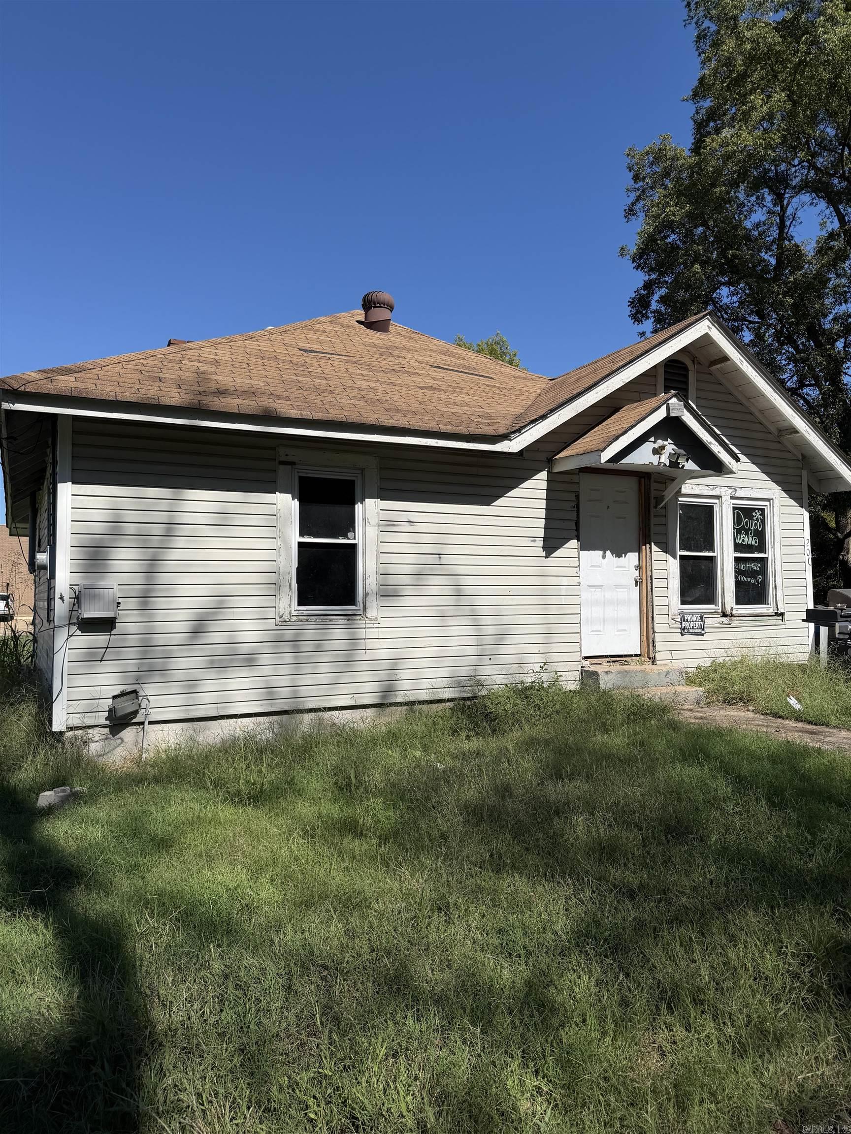 206 W Center — photo