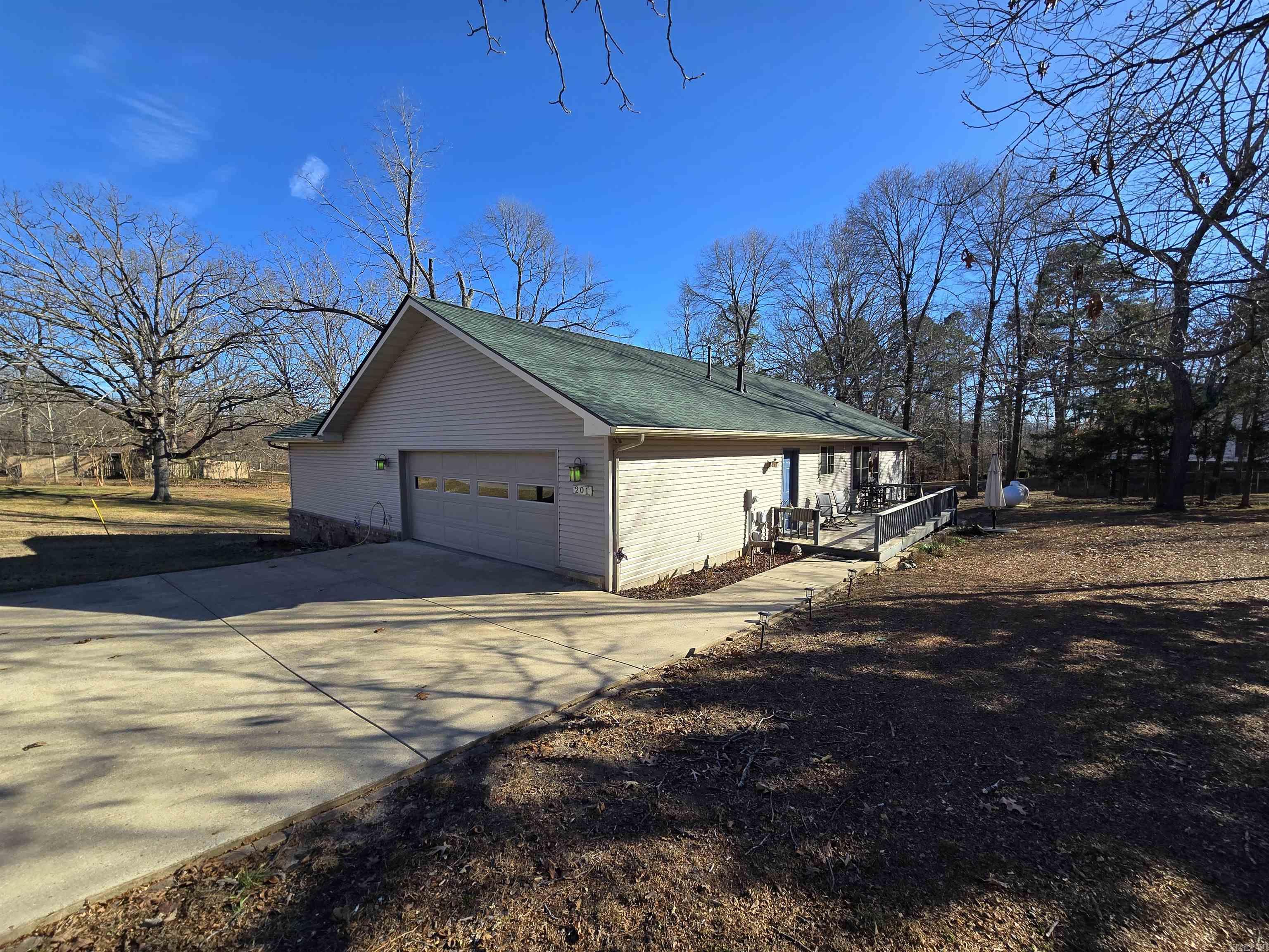 201 Coon Ridge Road — photo
