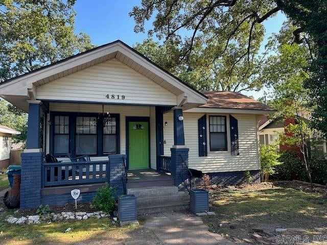 4819 Lee Avenue — photo