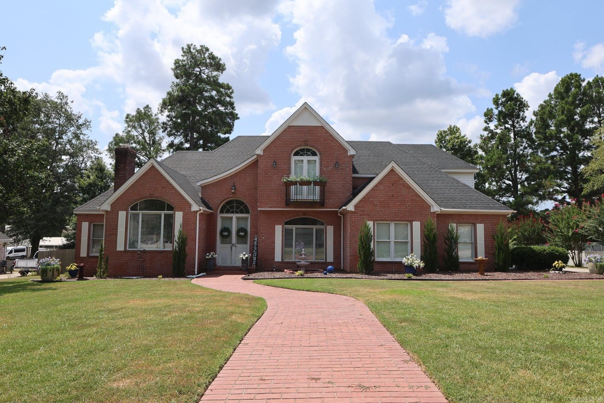 2315 Pathway — photo