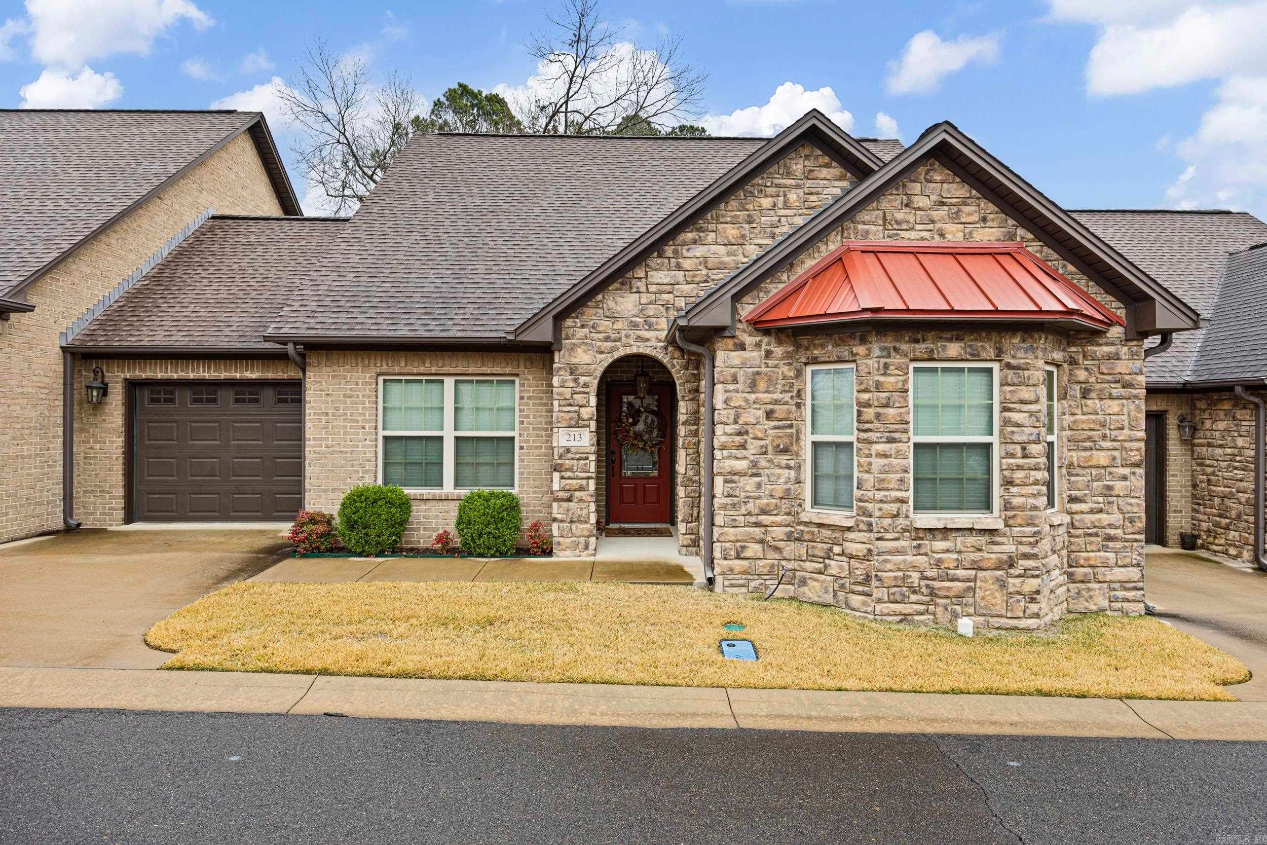 213 W Cobblestone Court — photo