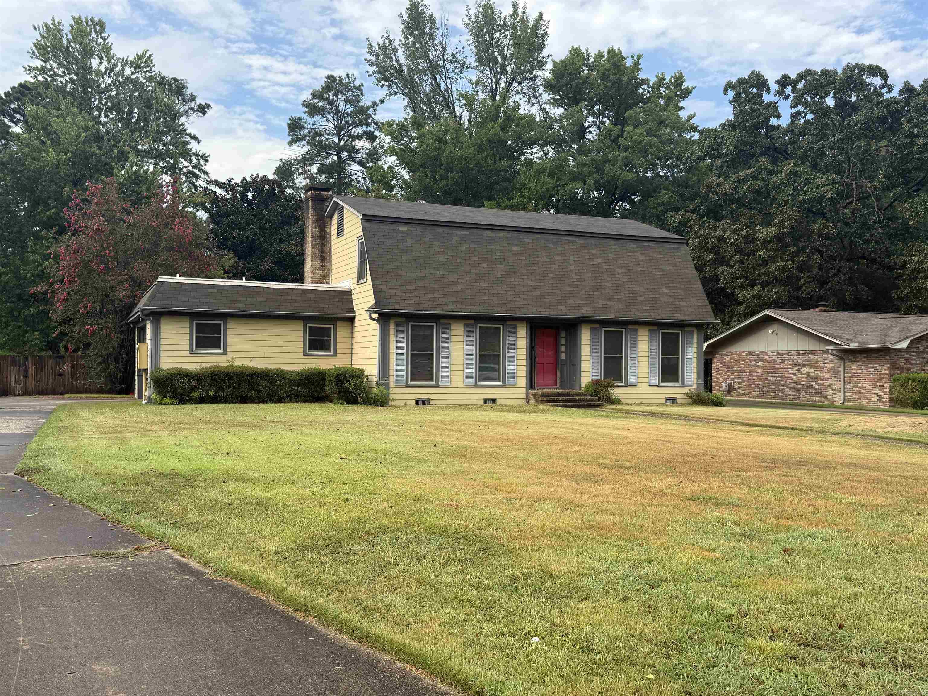 2105 Monticello Court — photo