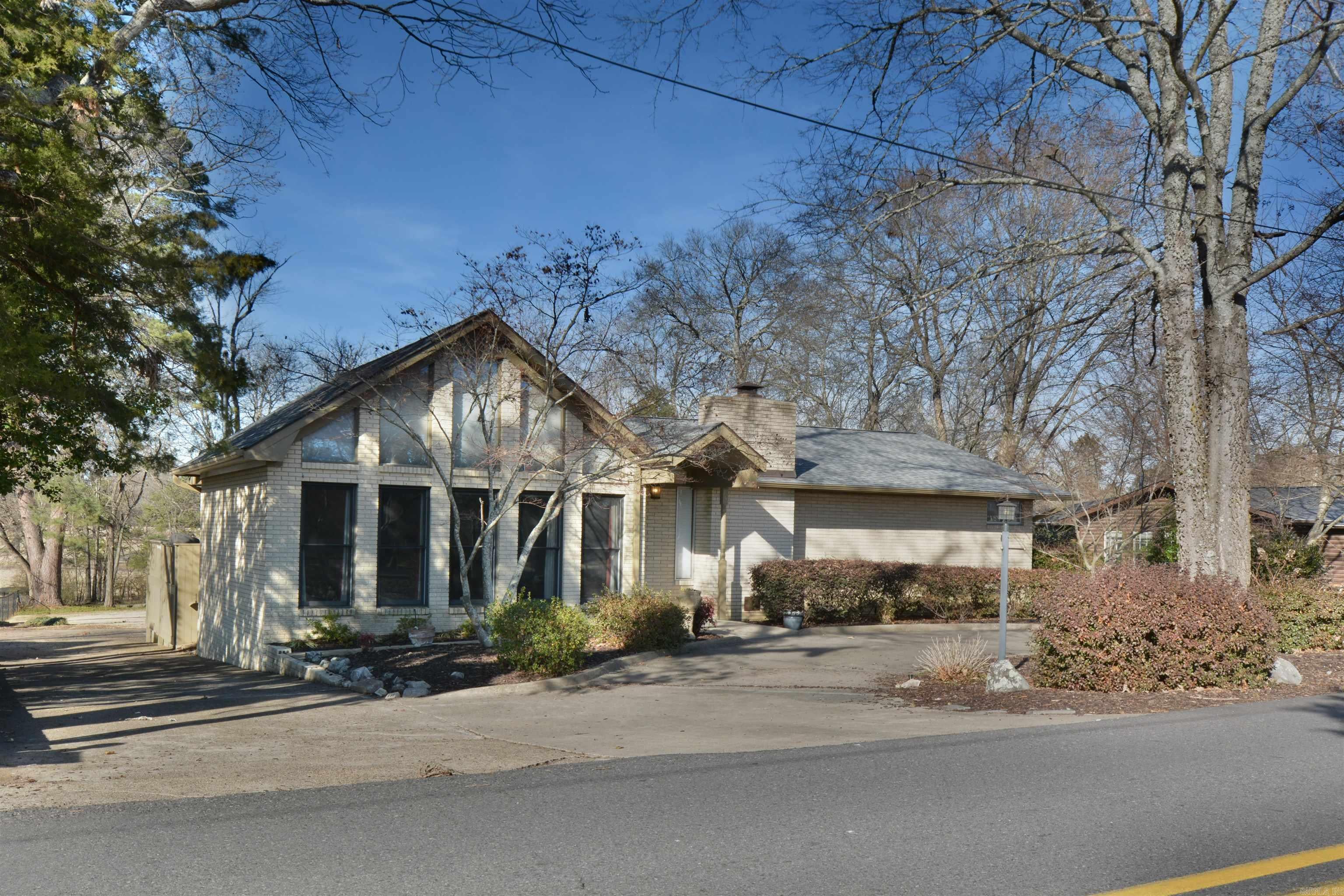 106 Country Club Drive — photo