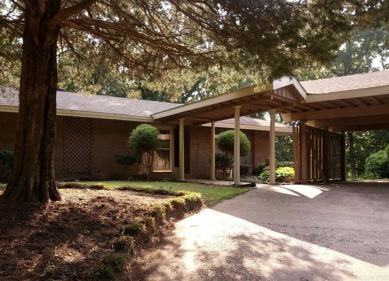 320 Mccollum Drive — photo