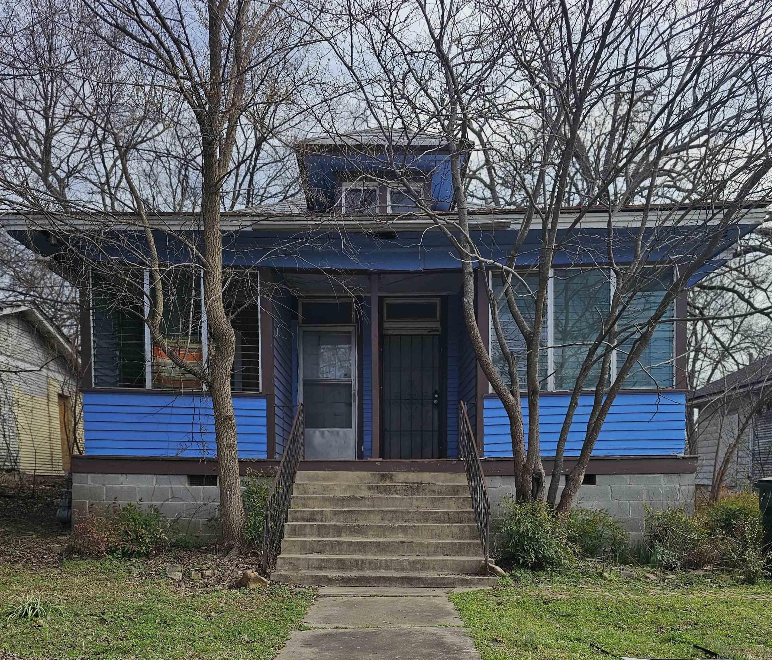 1811 Rice Street — photo