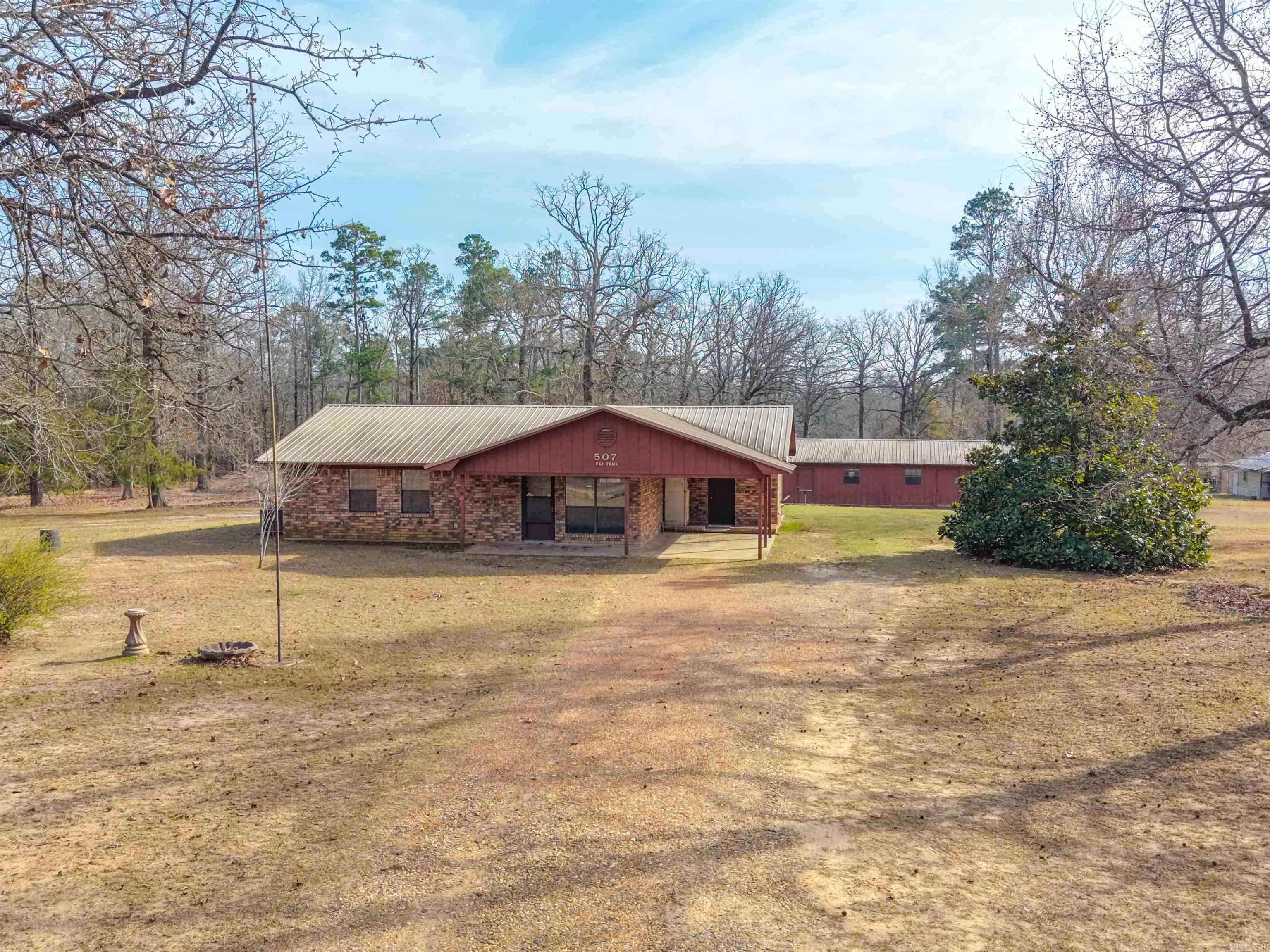 507 Oak Trail — photo