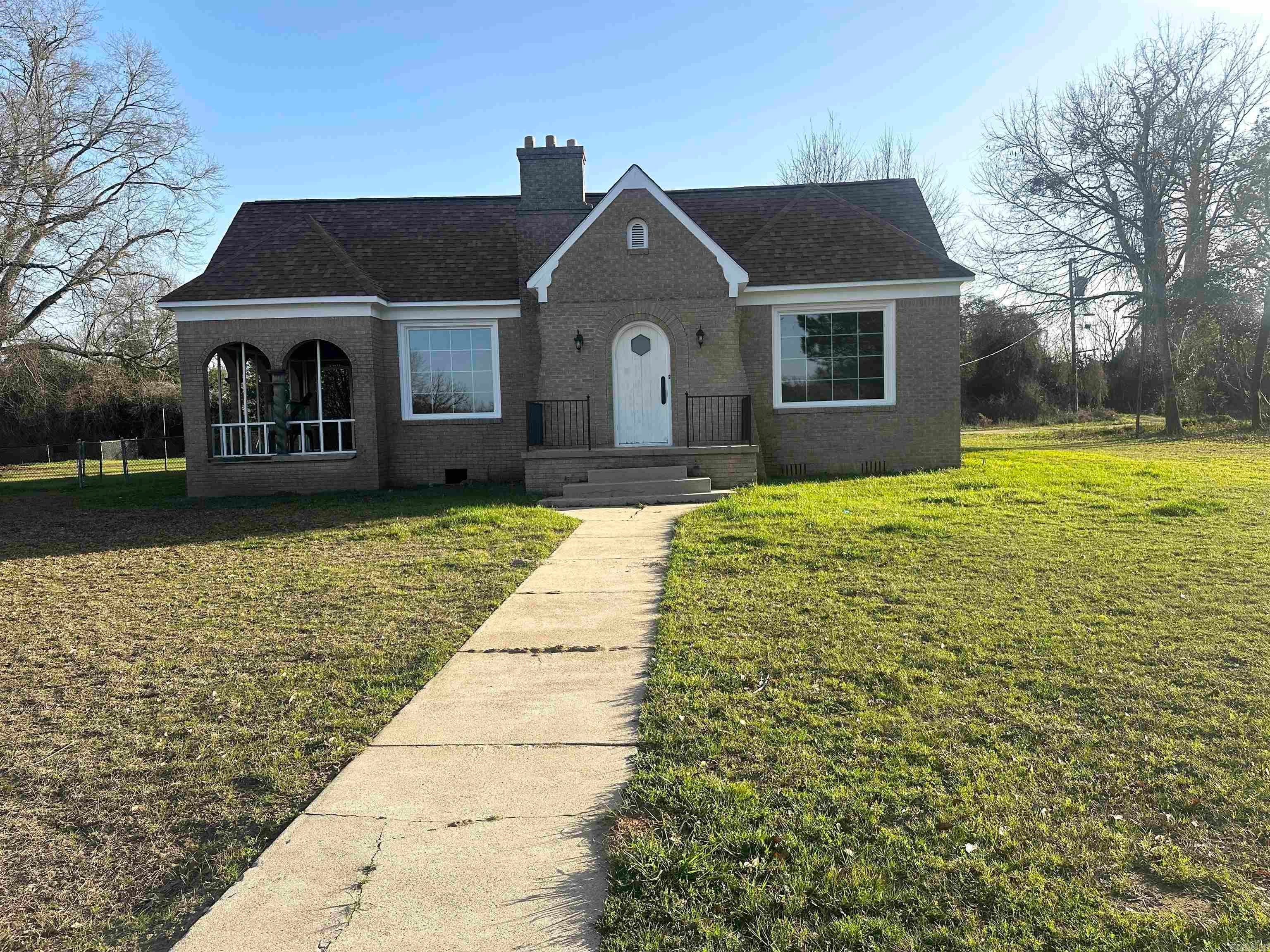 1406 E Main St. — photo