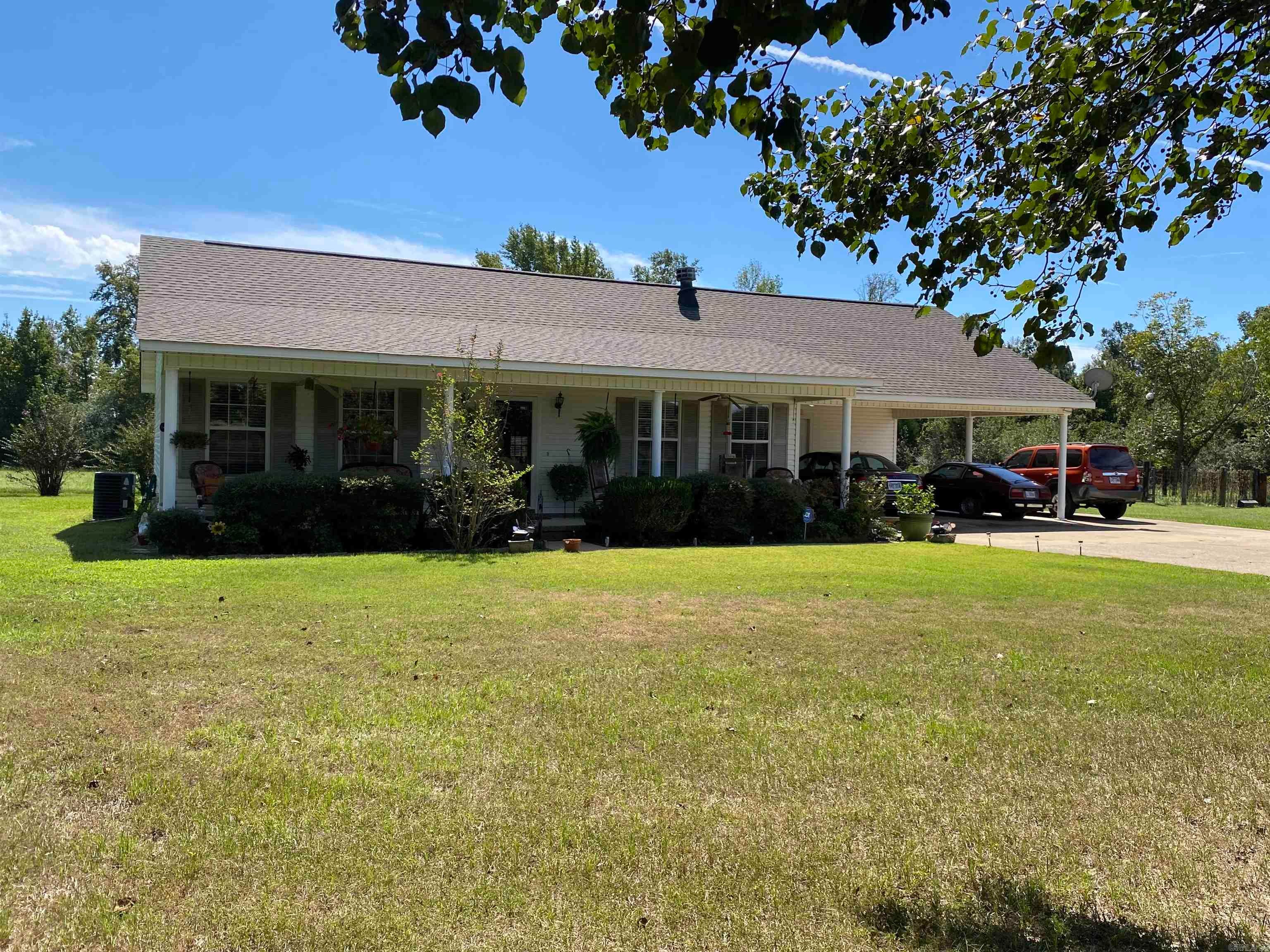 1805 Hwy 27 N — photo