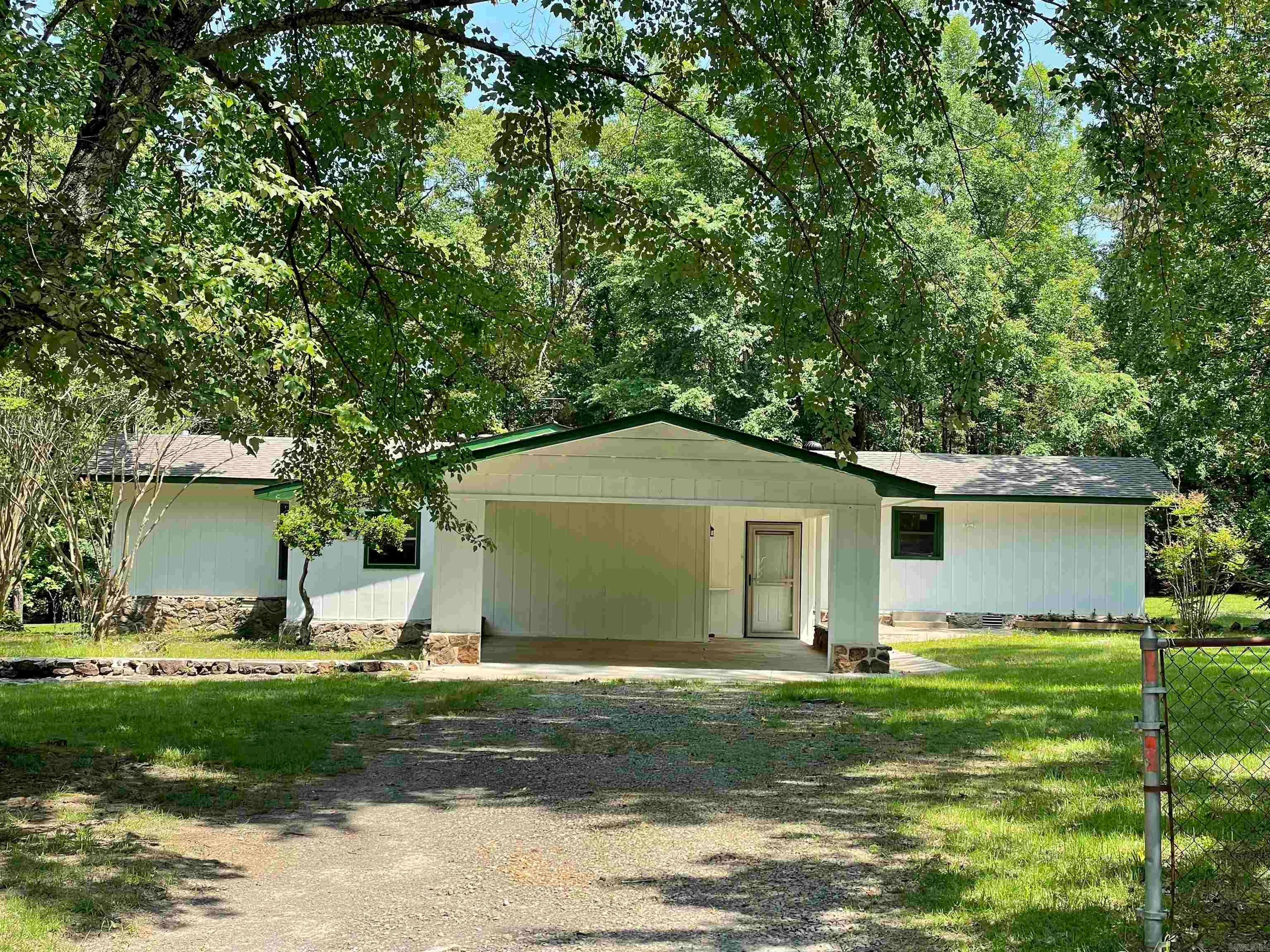 395 Wood Grove Lane — photo