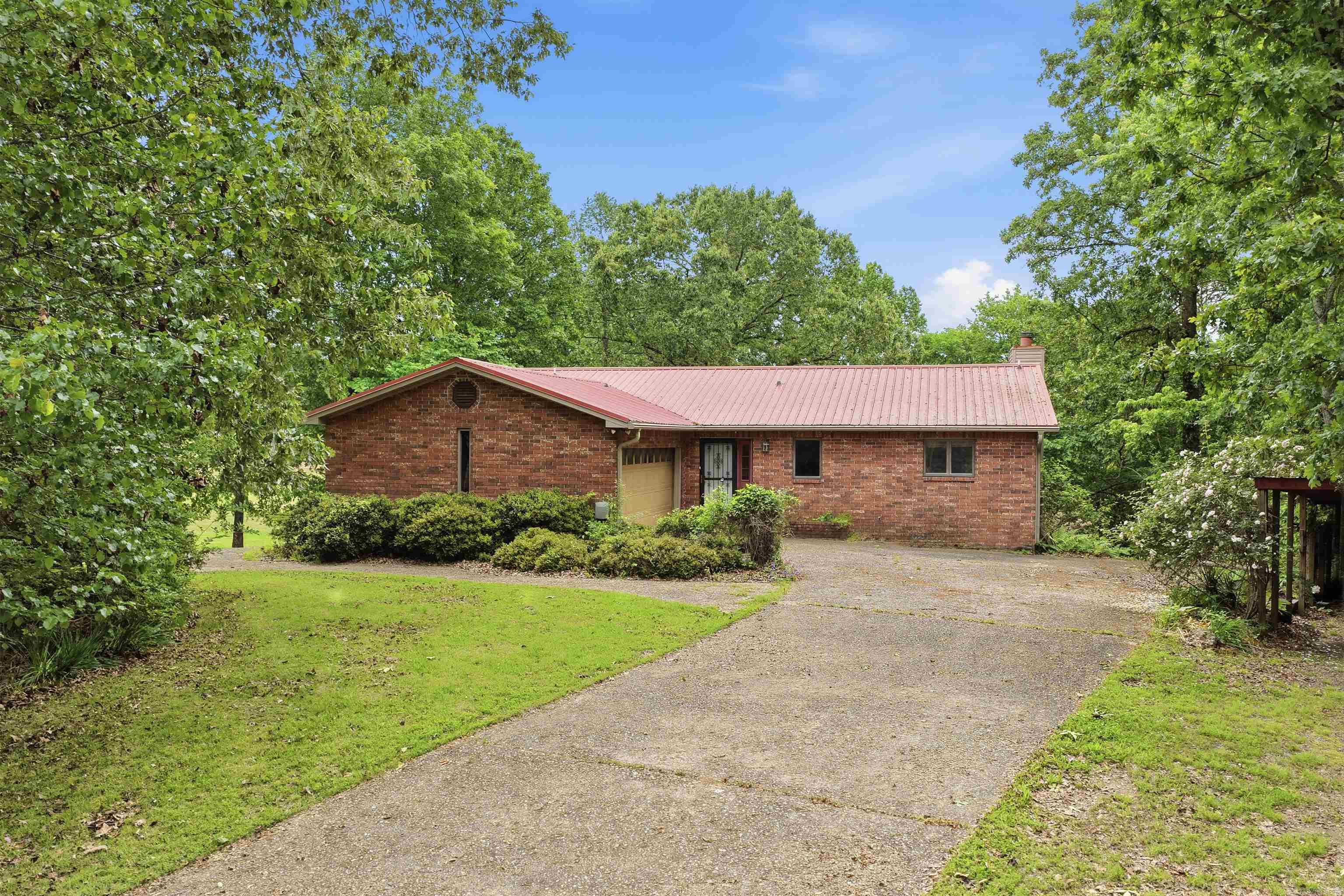 110 Fairway Court — photo