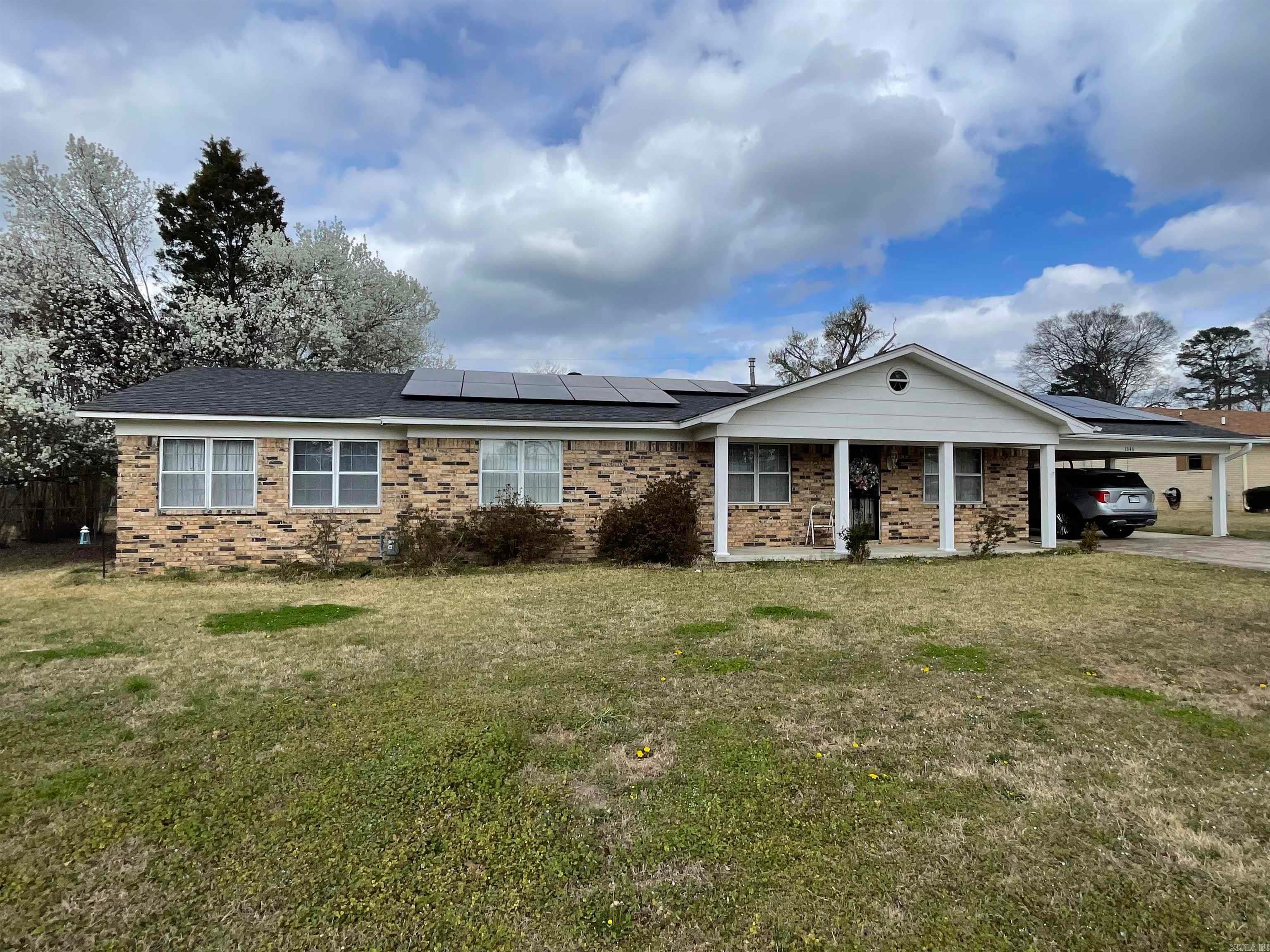 1346 Glenmere Circle — photo