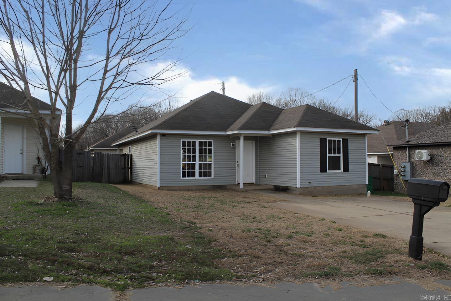 17 Villas Drive — photo