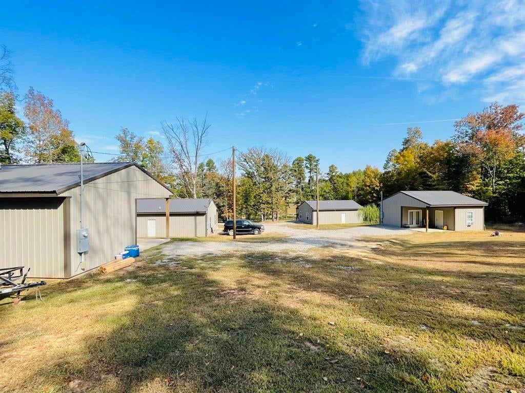 380 Jumbo Road — photo