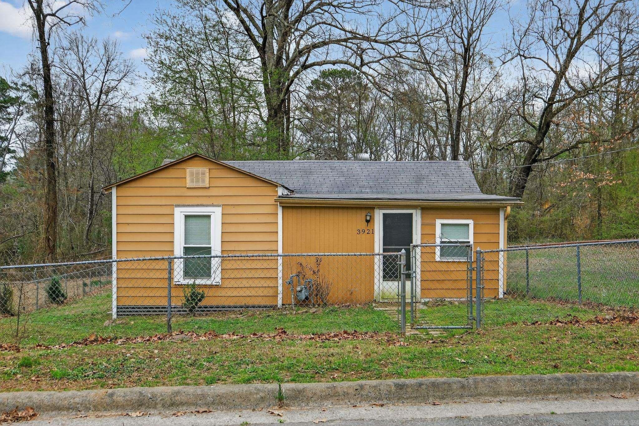3921 Cobb Street — photo
