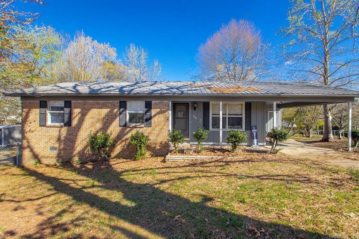 1520 Maple Street — photo