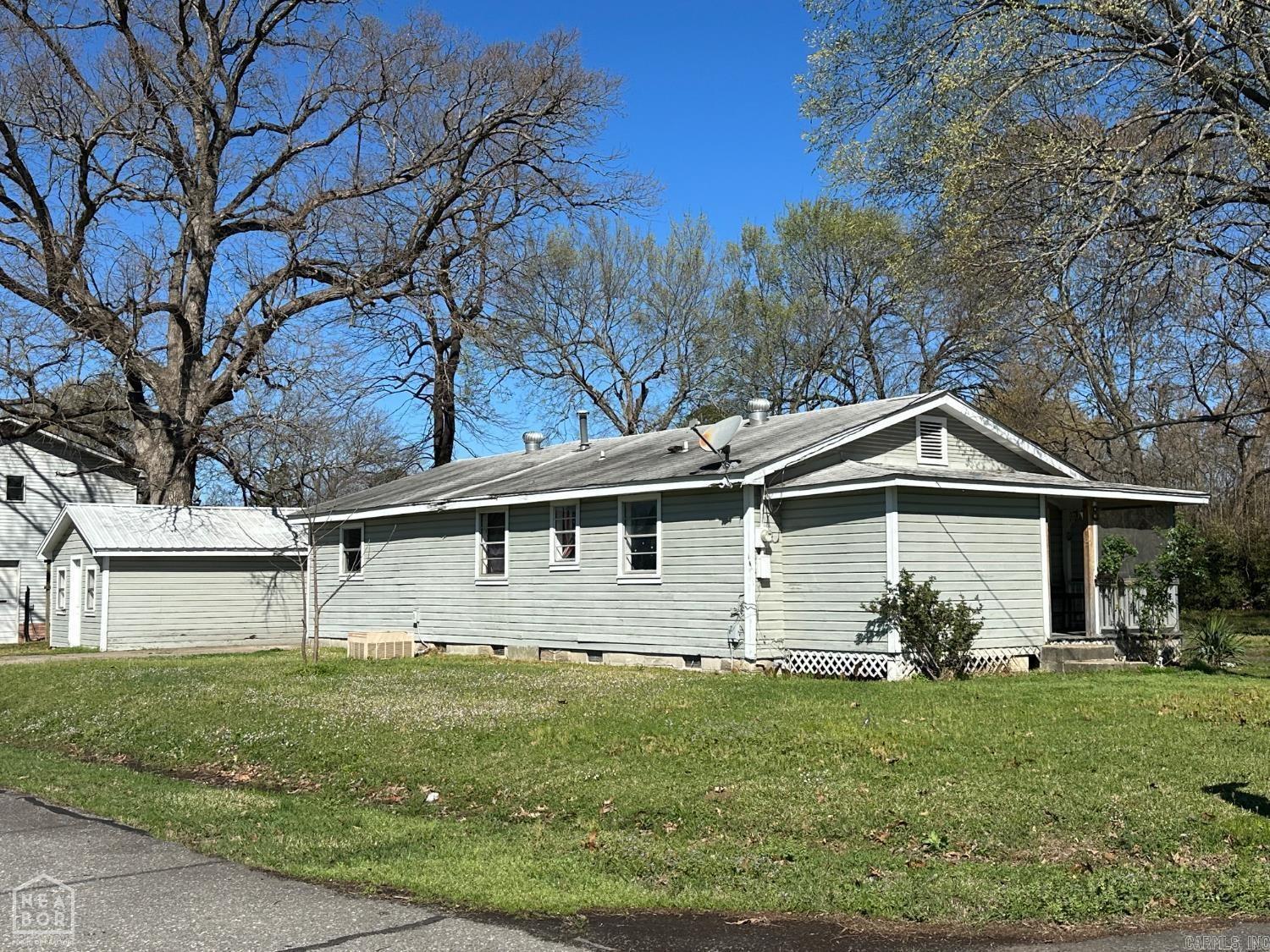 8 Locust Street — photo
