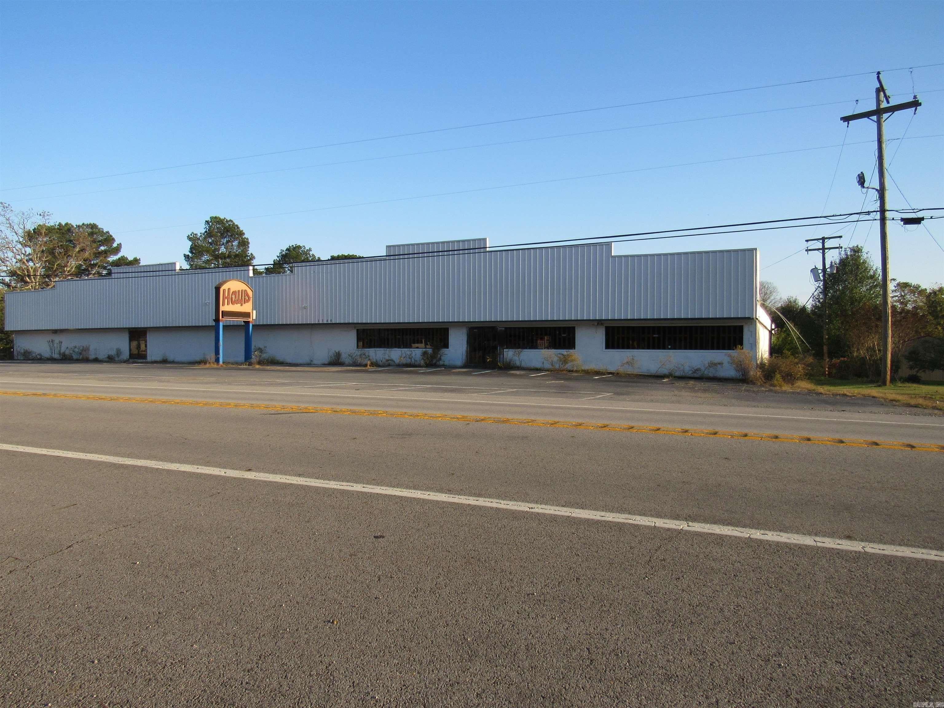 1140 Highway 367 — photo