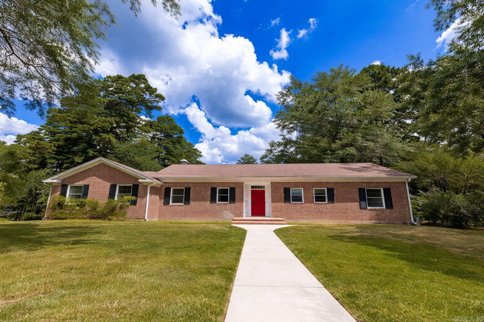 410 Maple Hill Street — photo