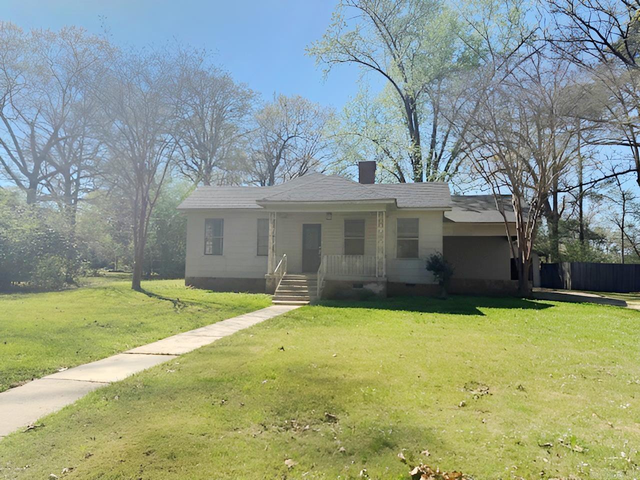 802 Elm Street — photo